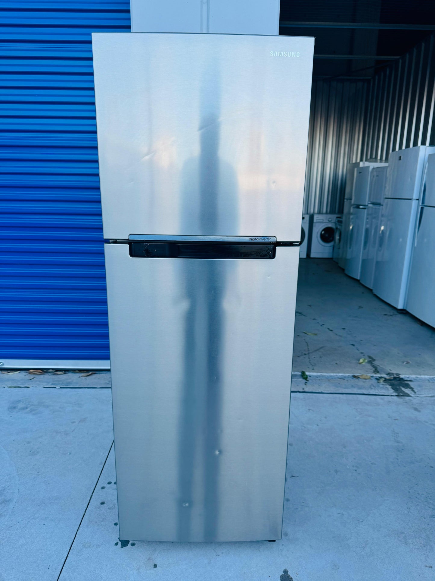 **SAMSUNG 341 LITRES FRIDGE FREEZER**