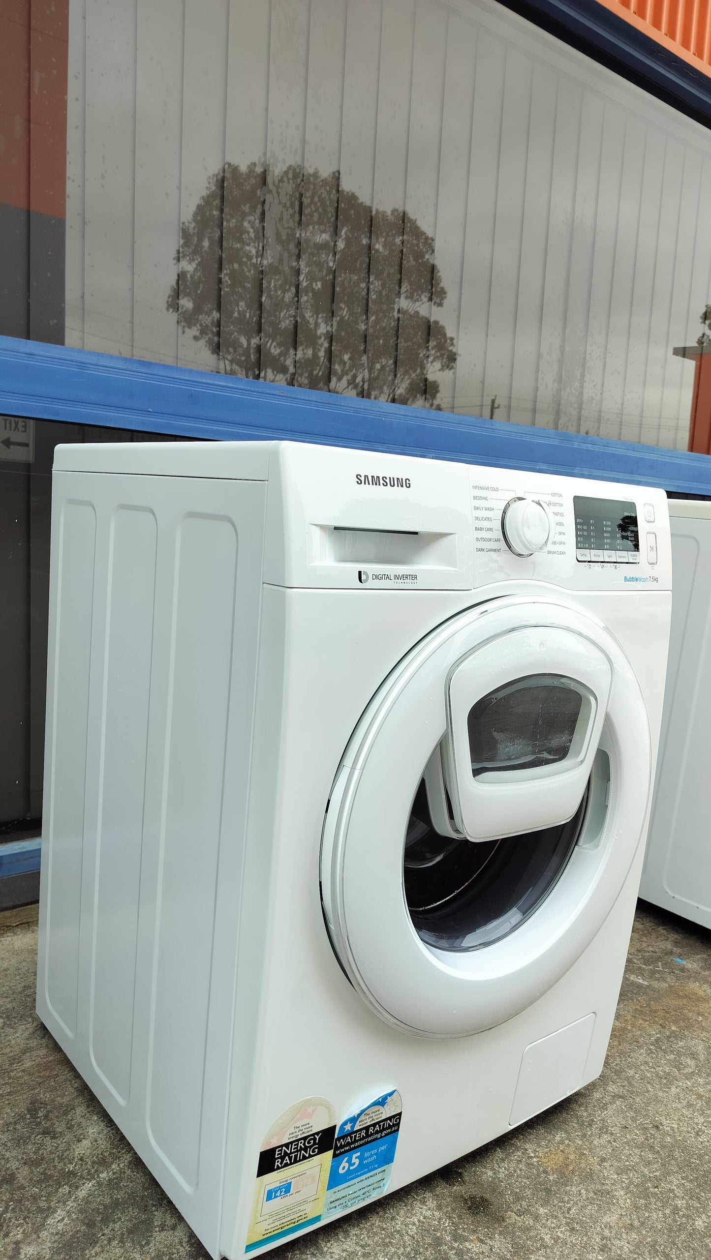 **SAMSUNG 7.5  KGS FRONT LOADER WASHING MACHINE**