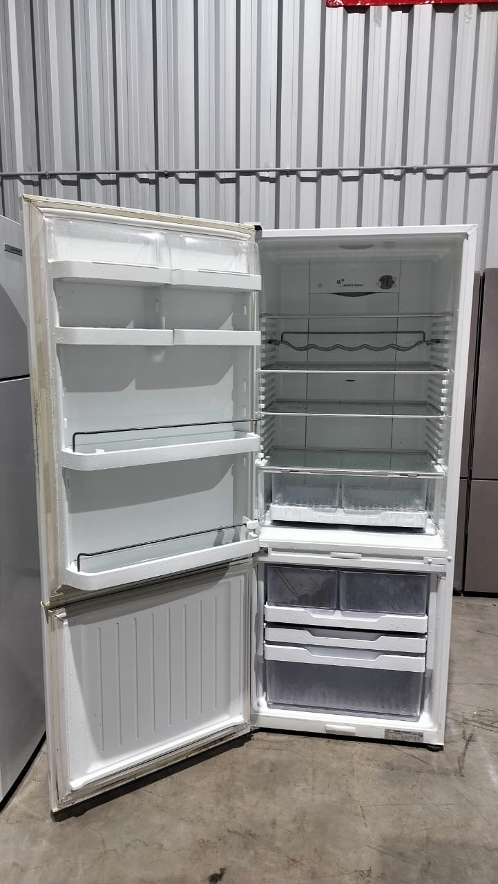 **FISHER & PAYKEL 570 LITRES FRIDGE FREEZER**