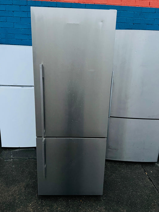 **FISHER & PAYKEL 403 LITRES FRIDGE FREEZER**