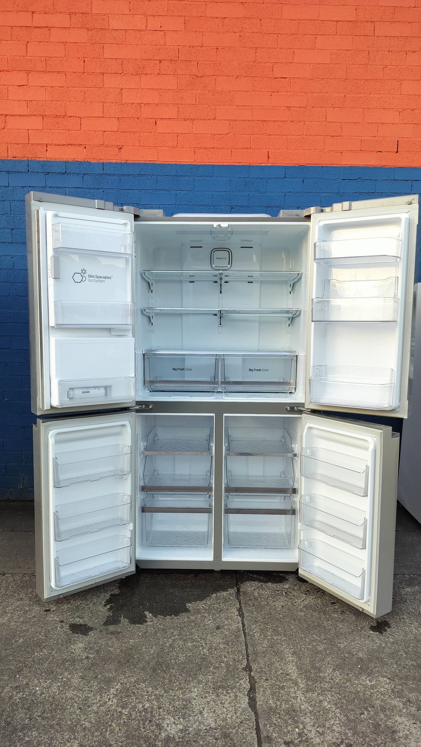 **LG QUAD FRENCH DOOR 576 LITRES FRIDGE FREEZER, WATER & ICE DISPENSER **