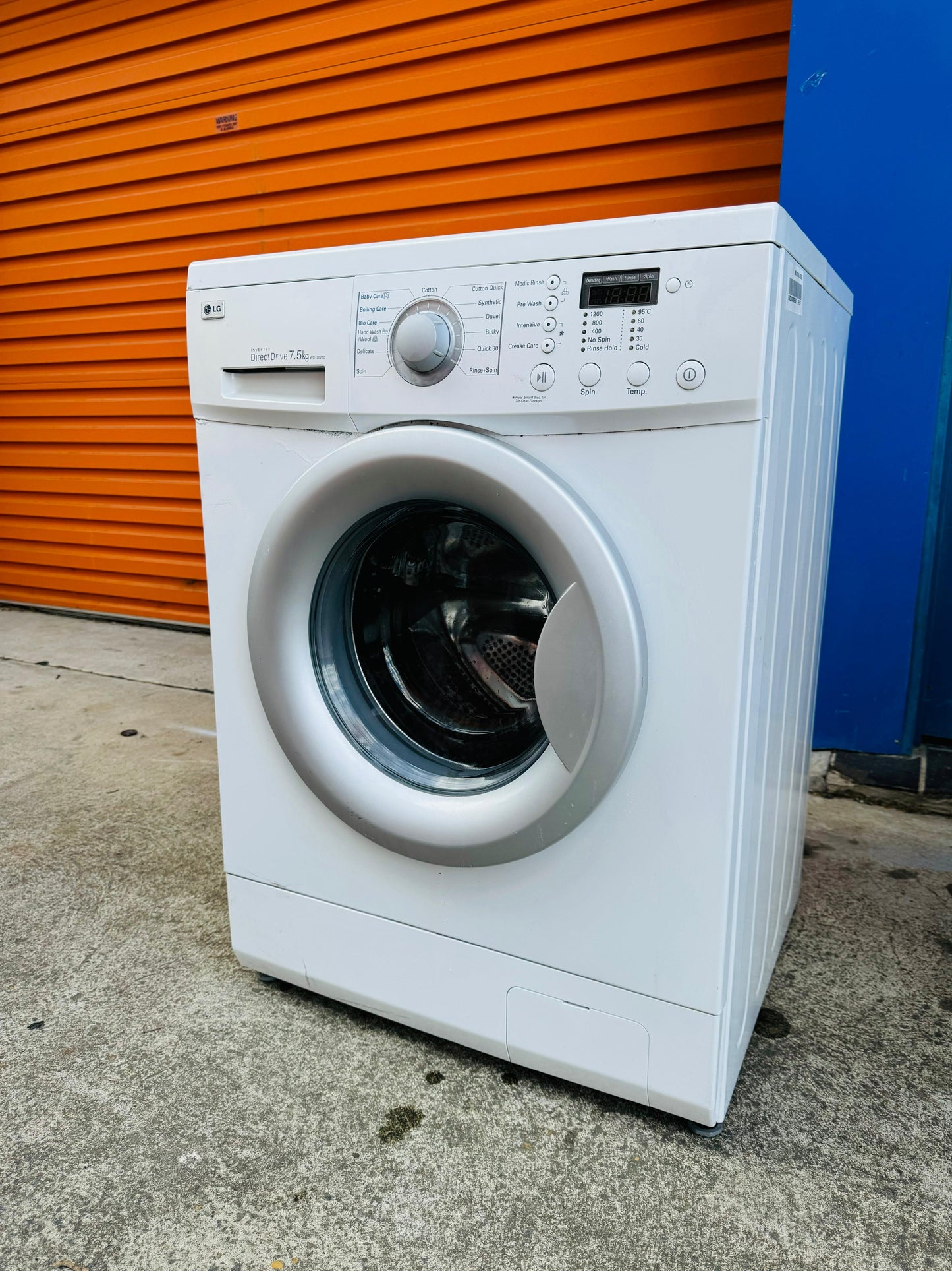 **LG 7.5KGS FRONT LOADER WASHING MACHINE**