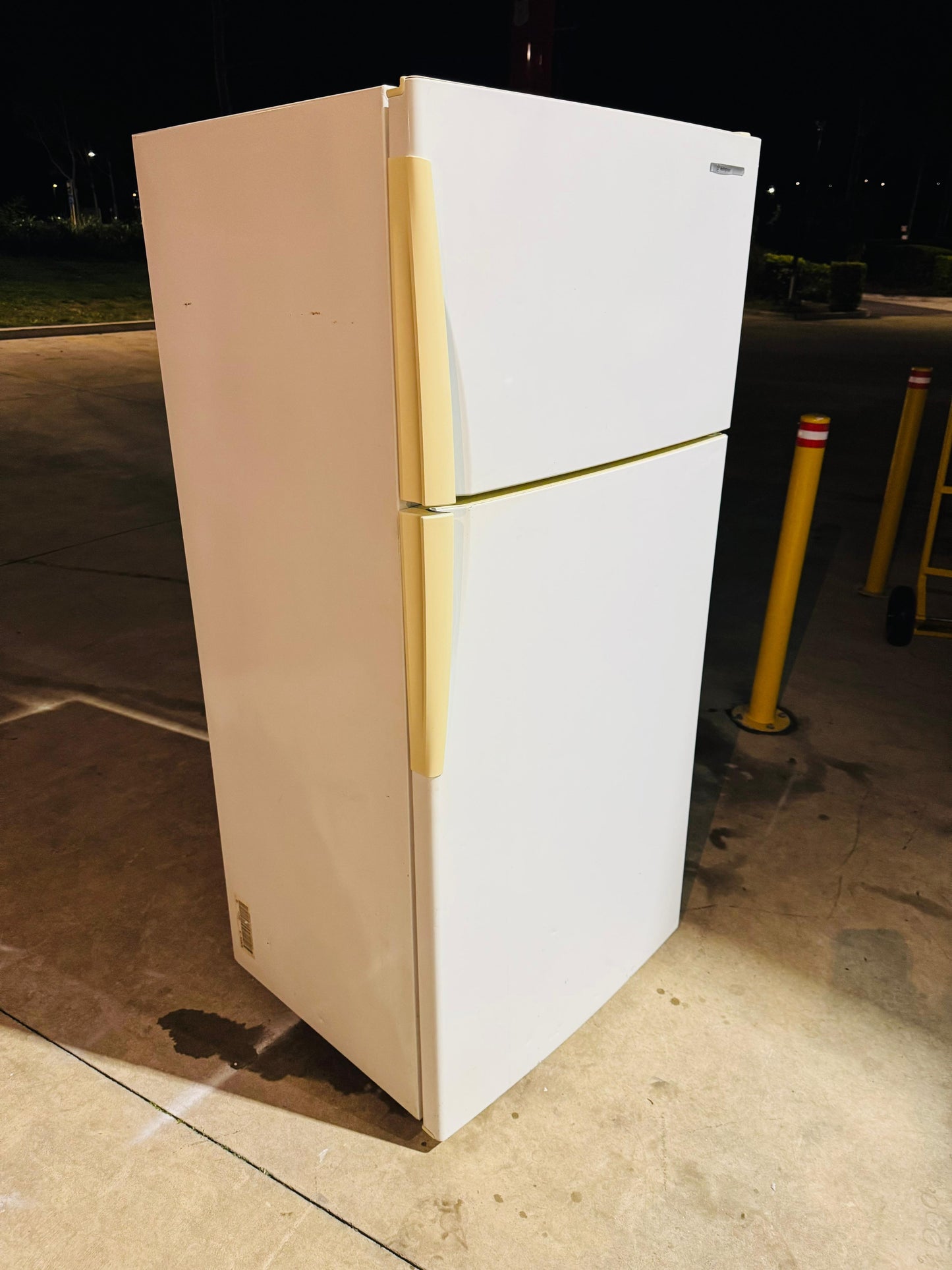 **WESTINGHOUSE 517 LITRES FRIDGE FREEZER**