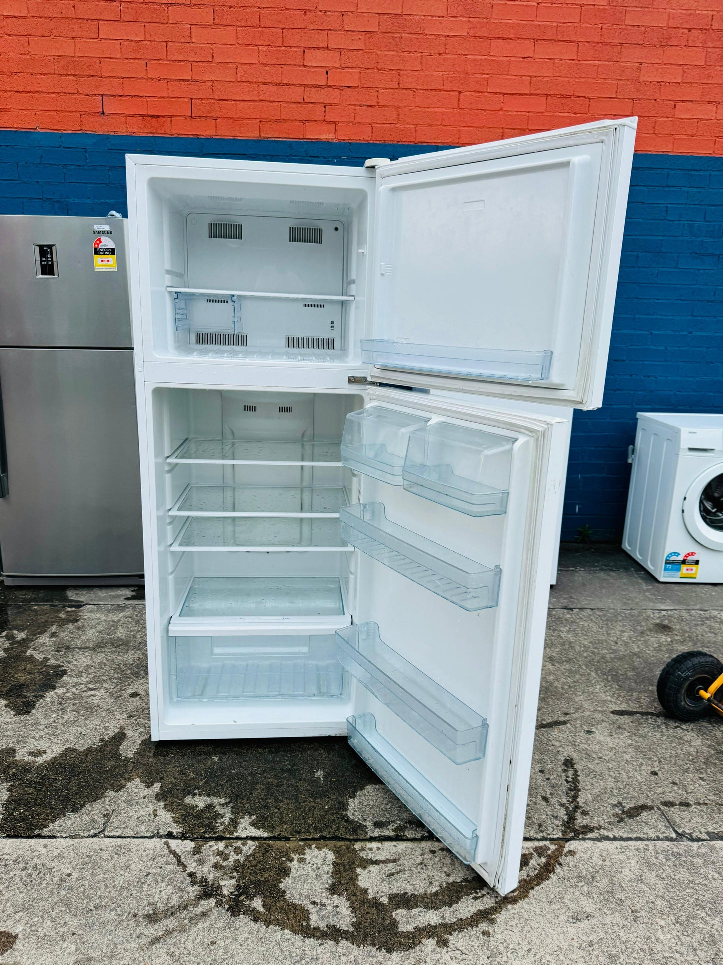 **HISENSE 436 LITRES FRIDGE FREEZER**