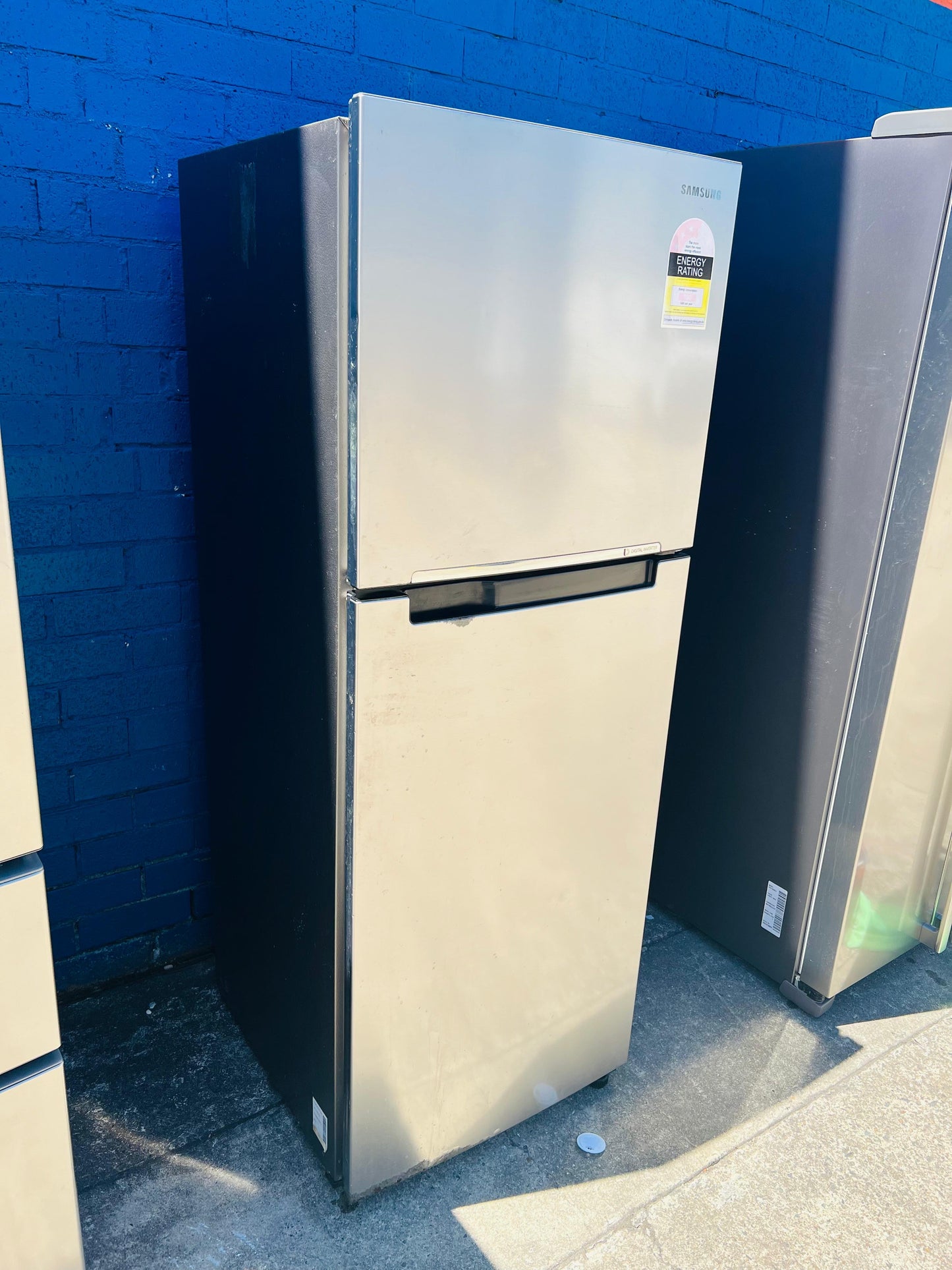 **SAMSUNG 320 LITRES FRIDGE FREEZER **