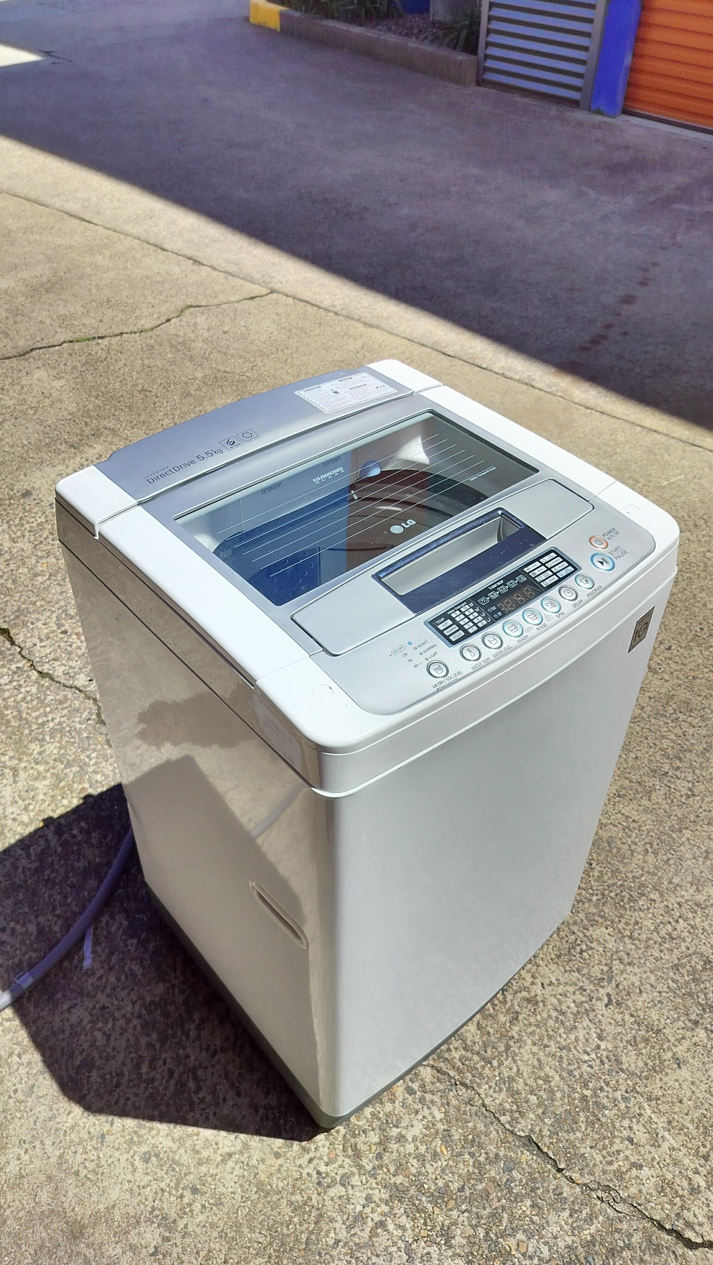 **LG 5.5KGS TOP LOADER WASHING MACHINE**