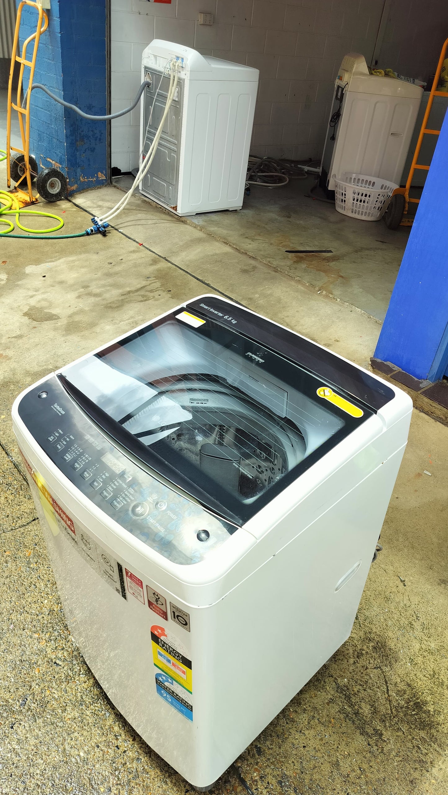 **LG 8 KGS TOPLOADER WASHING MACHINE**