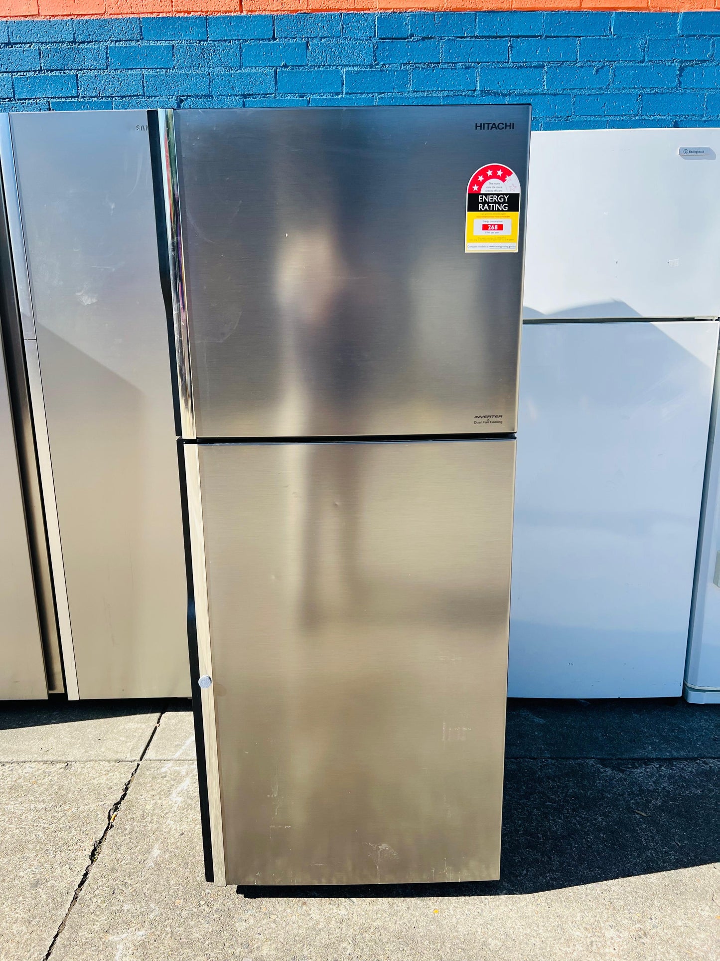 **HITACHI 375 LITRES FRIDGE FREEZER**