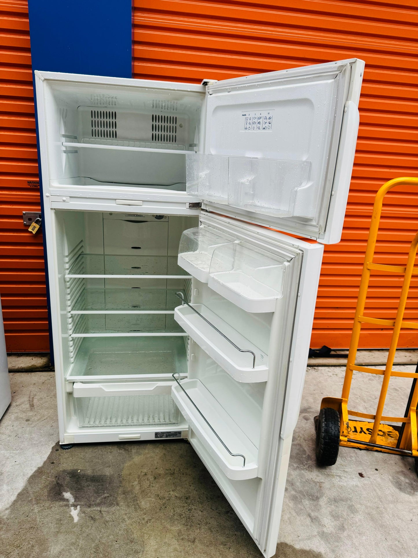 **FISHER & PAYKEL 380 LITRES FRIDGE FREEZER**