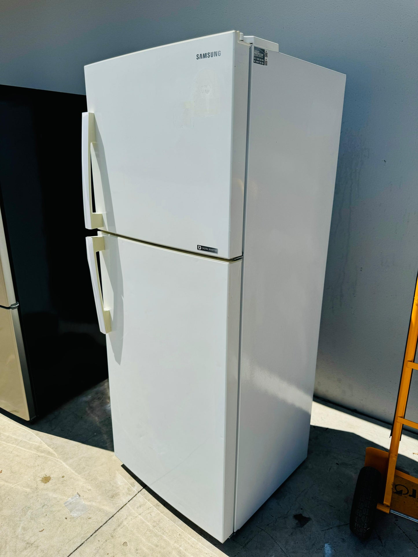 **SAMSUNG 393 LITRES FRIDGE FREEZER**