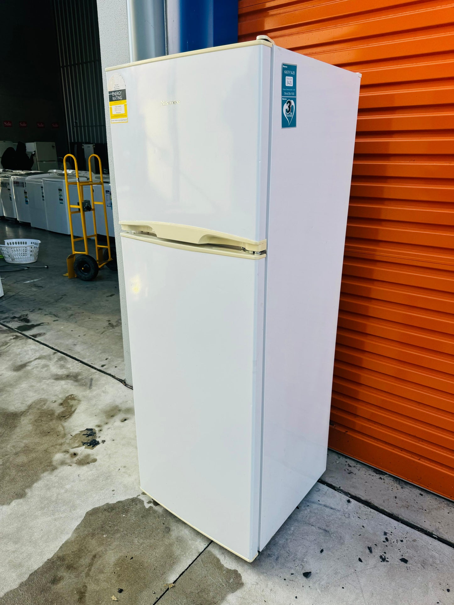 **HISENSE 342 LITRES FRIDGE FREEZER**