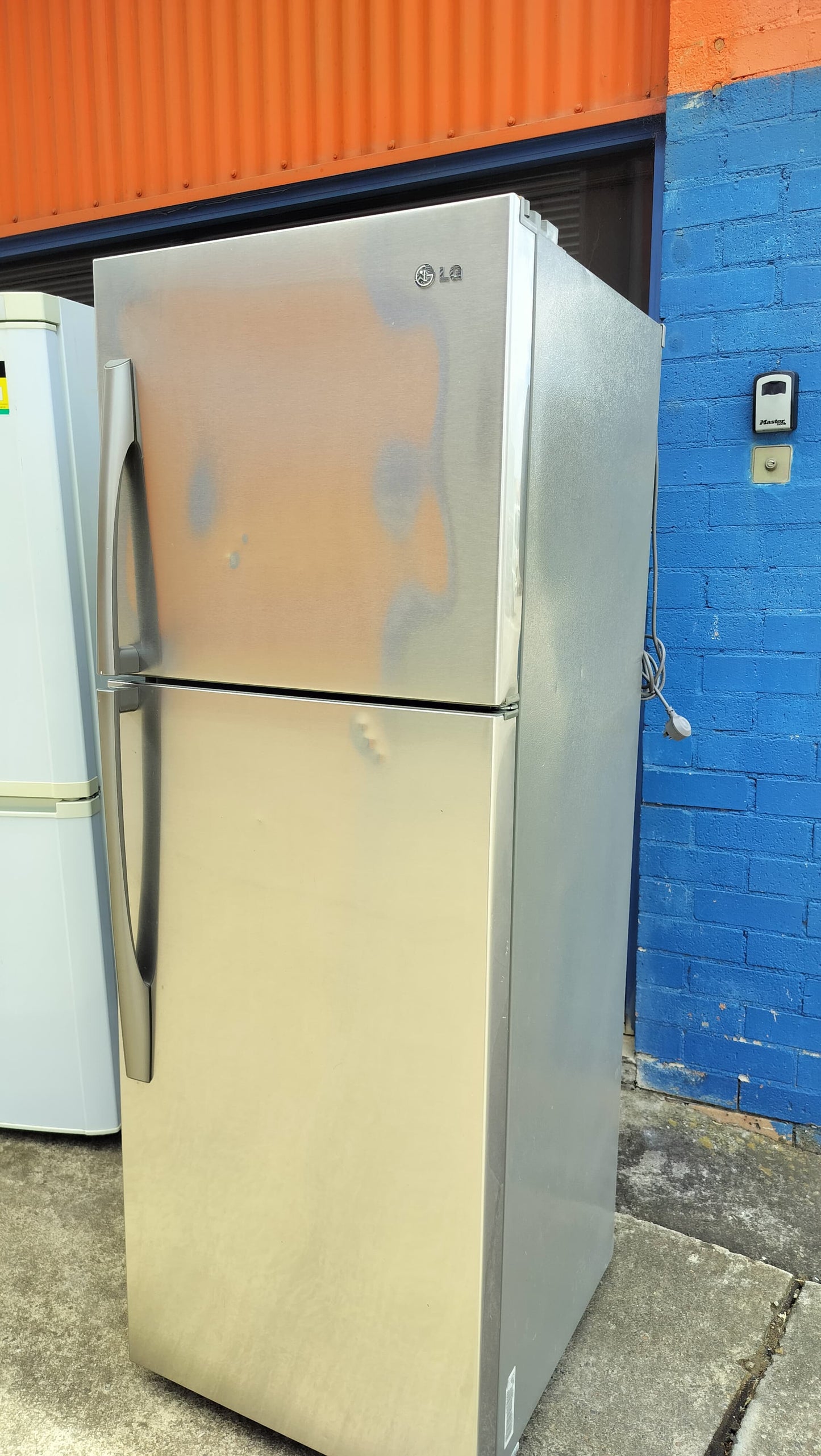 **LG 346 LITRES FRIDGE FREEZER**