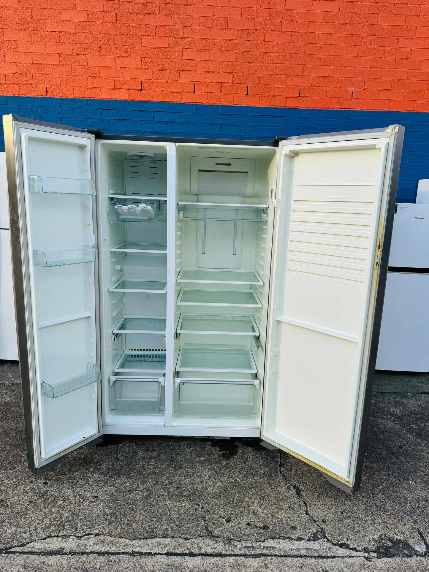 **WESTINGHOUSE SIDE BY SIDE 700 LITRES FRIDGE FREEZER**