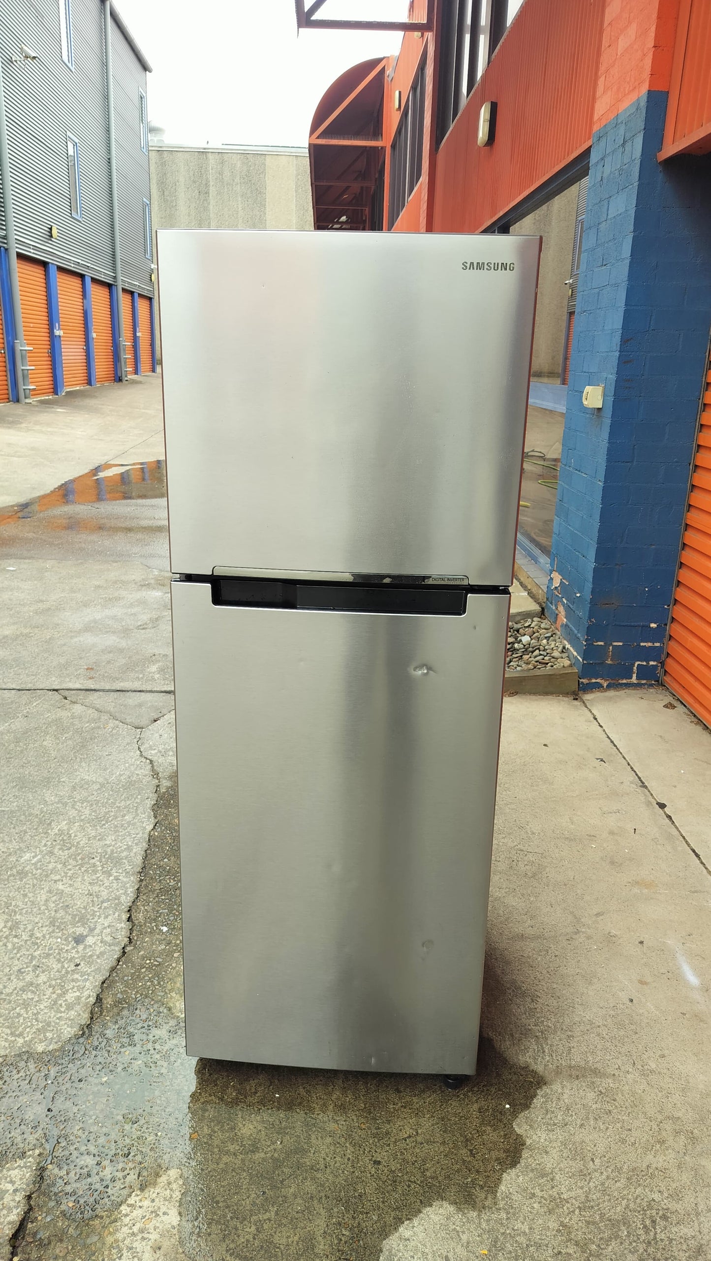 **SAMSUNG 320 LITRES FRIDGE FREEZER**