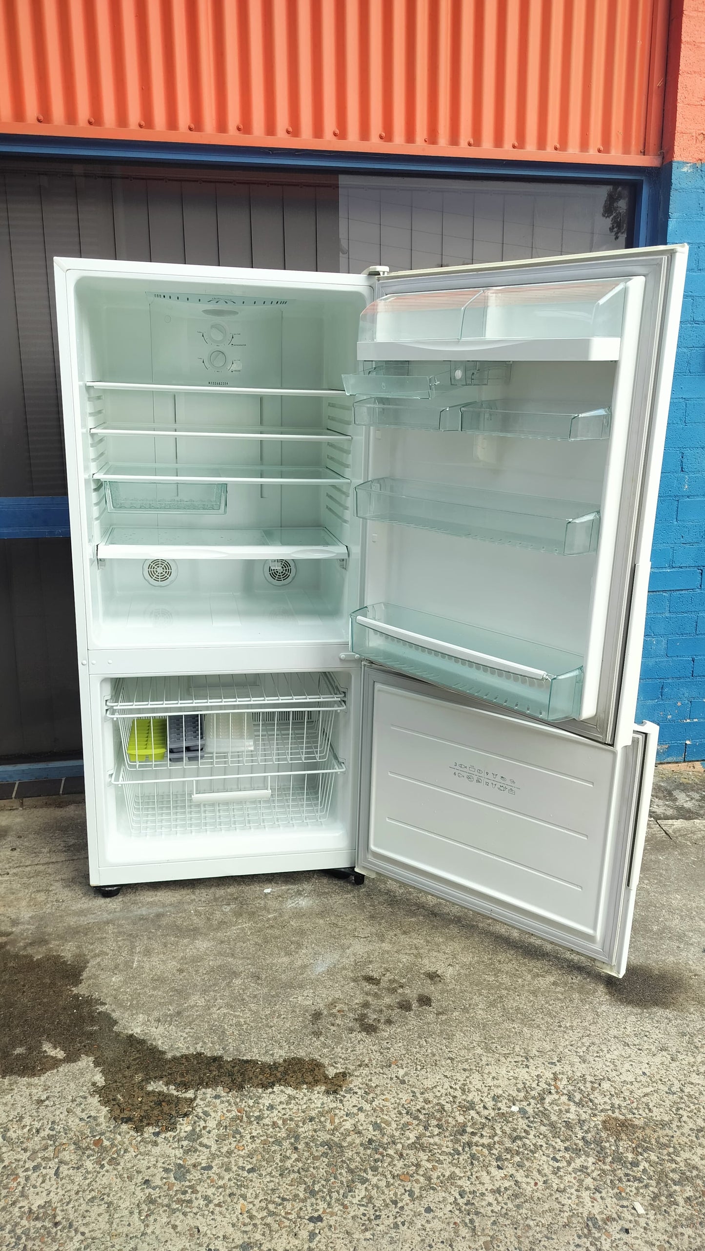 **WESTINGHOUSE 505 LITERS FRIDGE FREEZER**