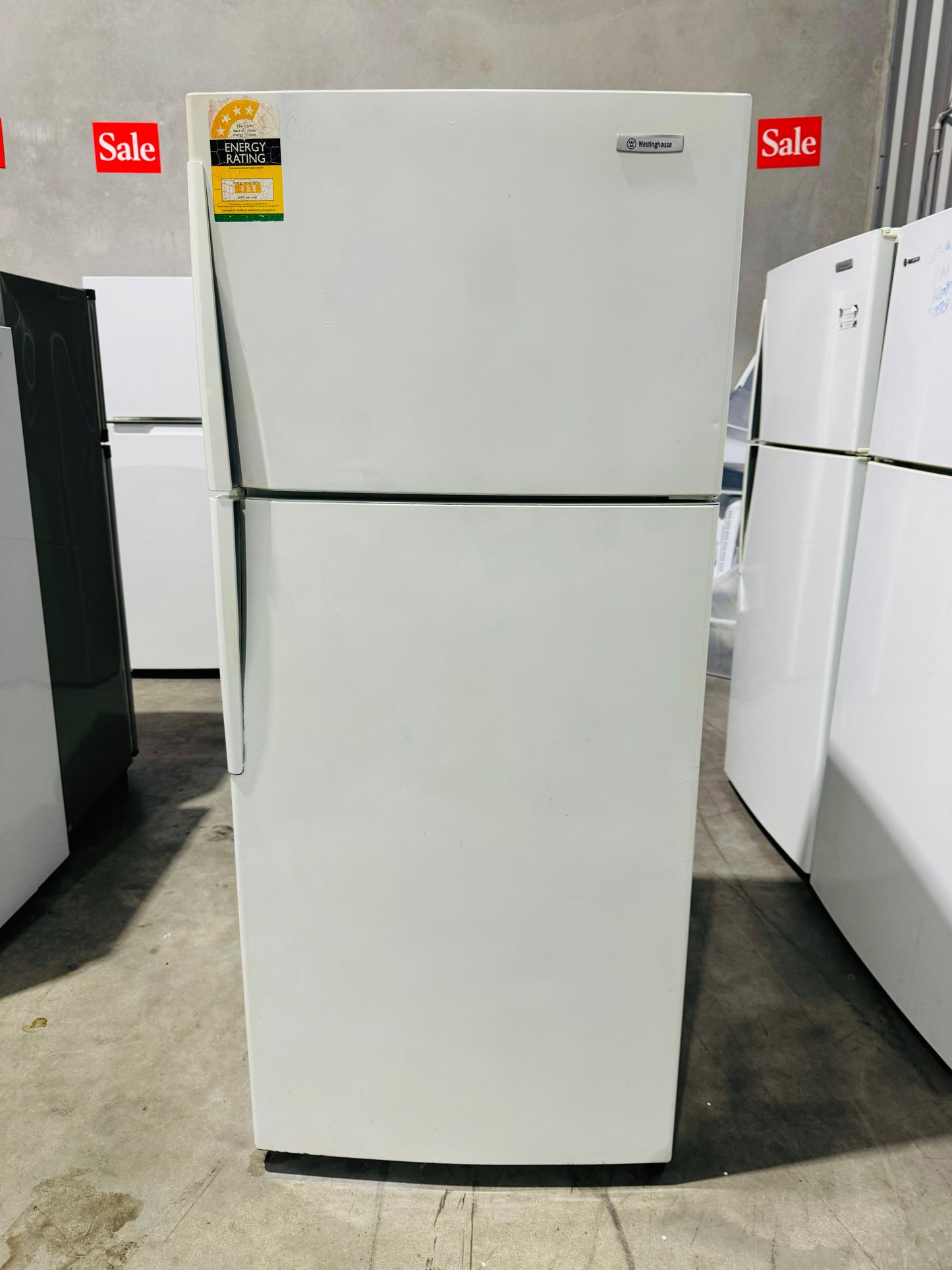 **WESTINGHOUSE 420 LITRES FRIDGE FREEZER**