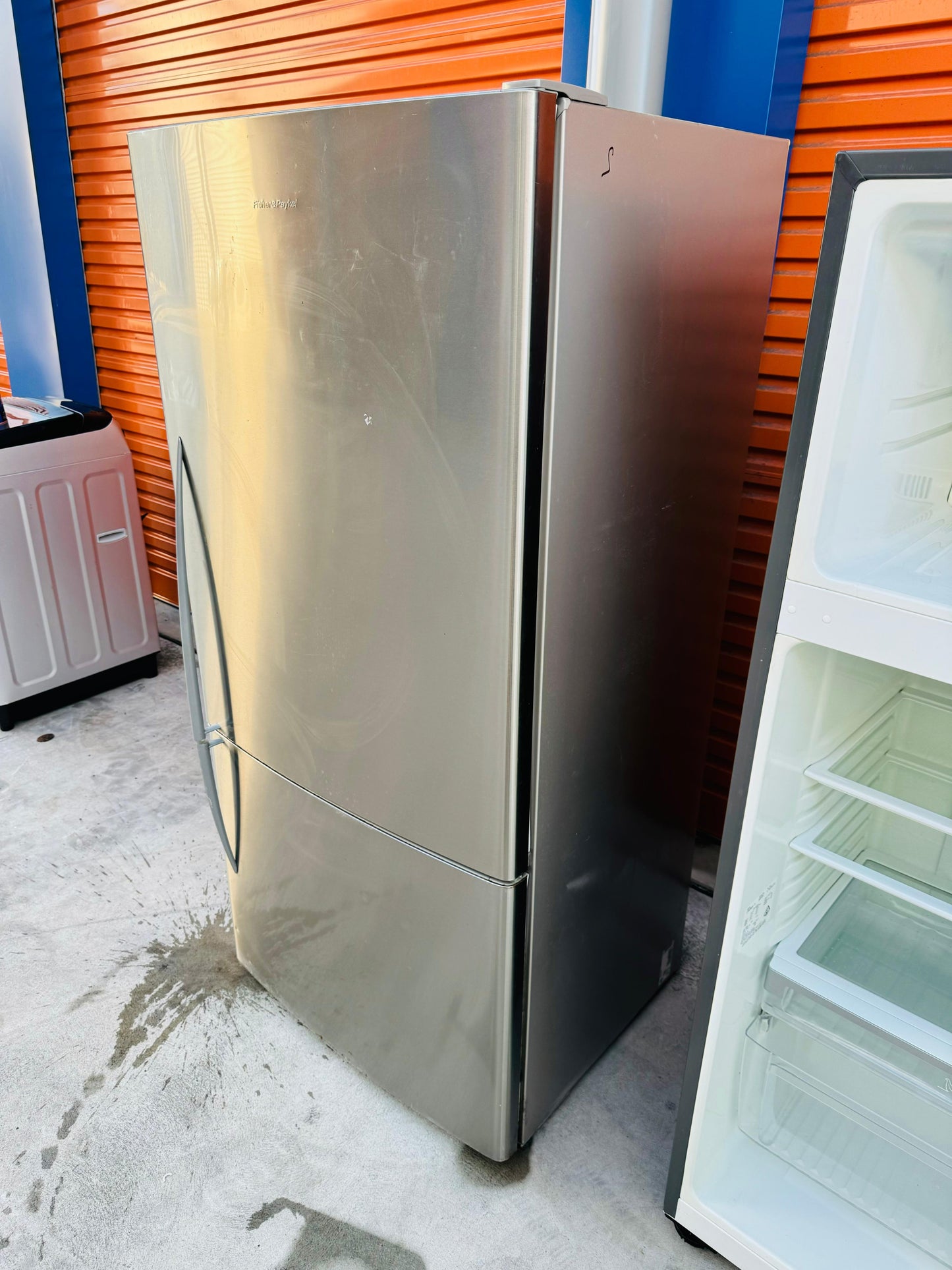 **FISHER & PAYKEL 519 LITRES FRIDGE FREEZER**