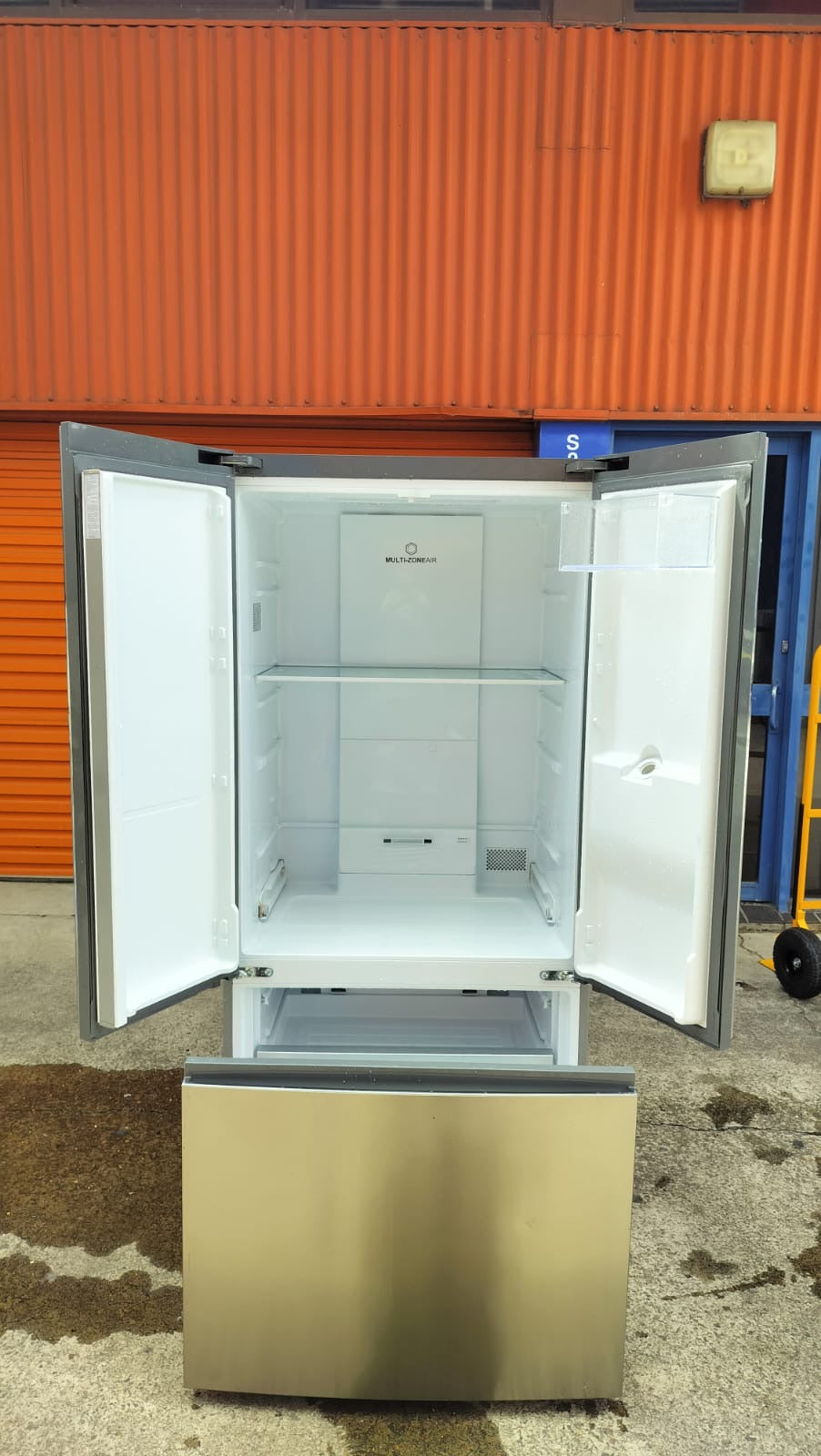 **HAIER 514 LITRES FRIDGE FREEZER & WATER DISPENSER **