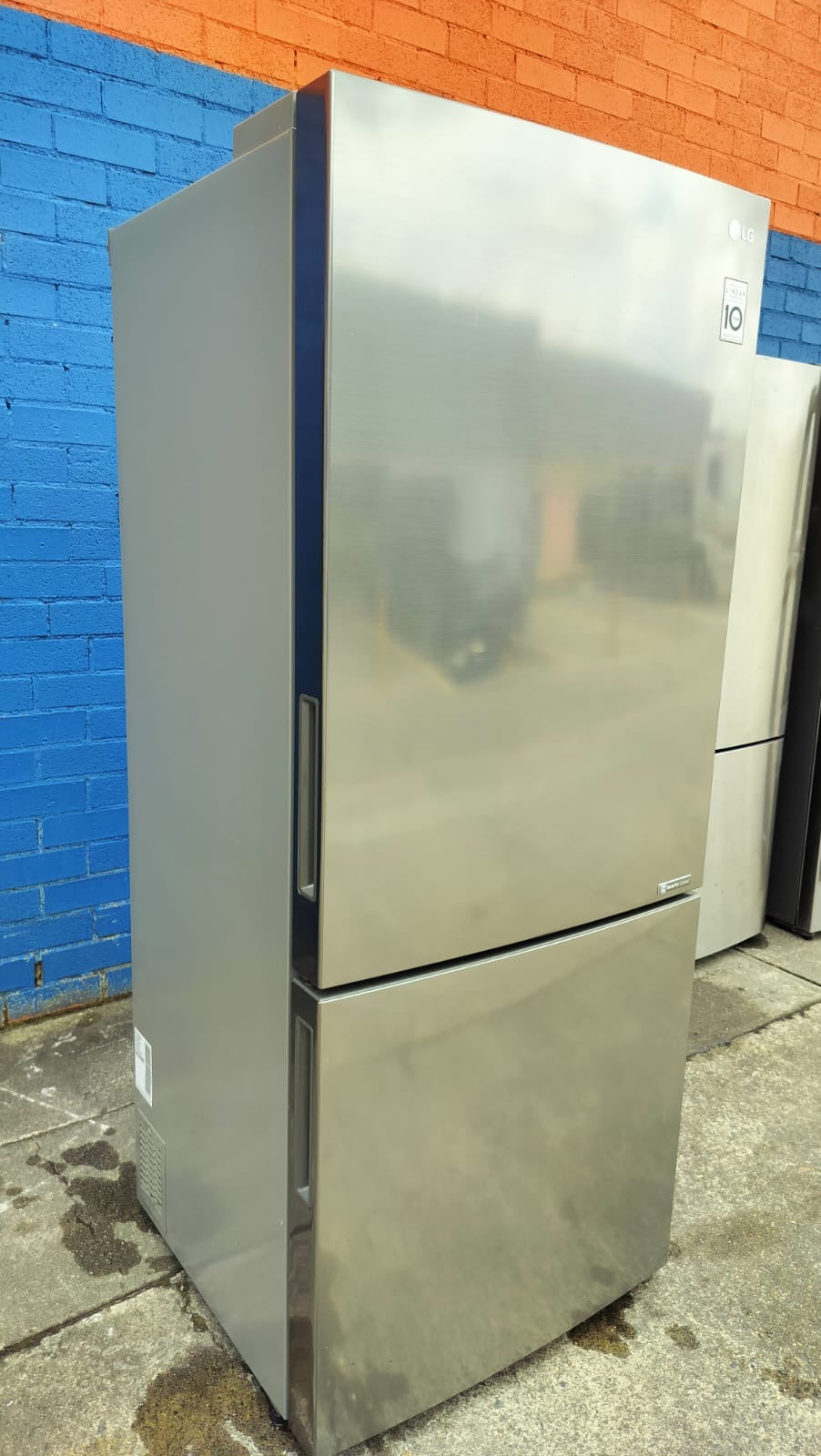 **LG 367 LITRES FRIDGE FREEZER**