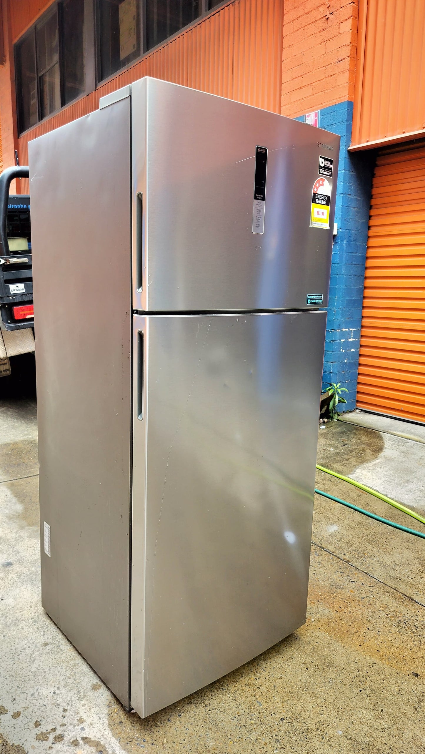 **SAMSUNG 466 FRIDGE FREEZER**