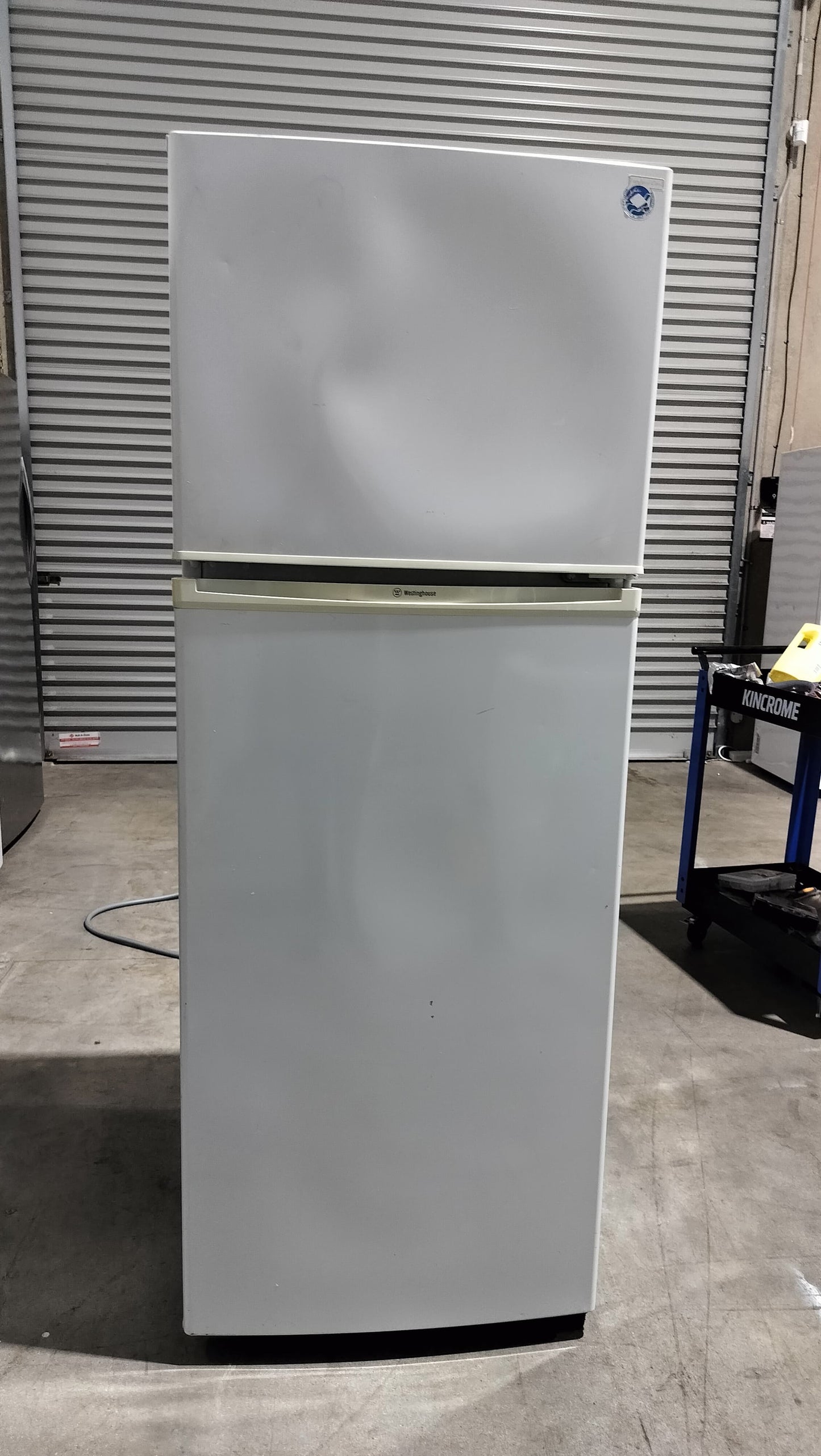 **WESTINGHOUSE 300 LITRES FRIDGE FREEZER**