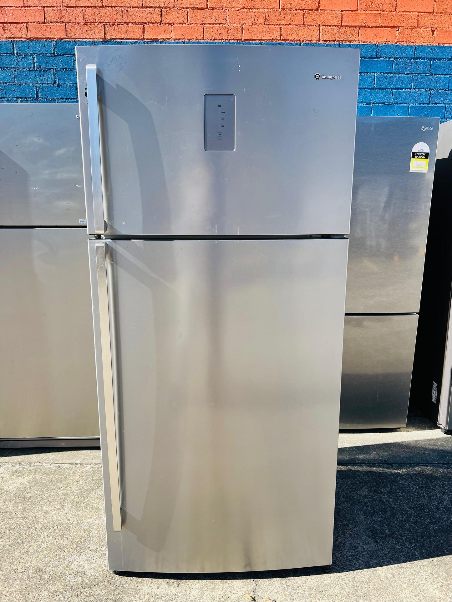 **WESTINGHOUSE 537 LITRES FRIDGE FREEZER**