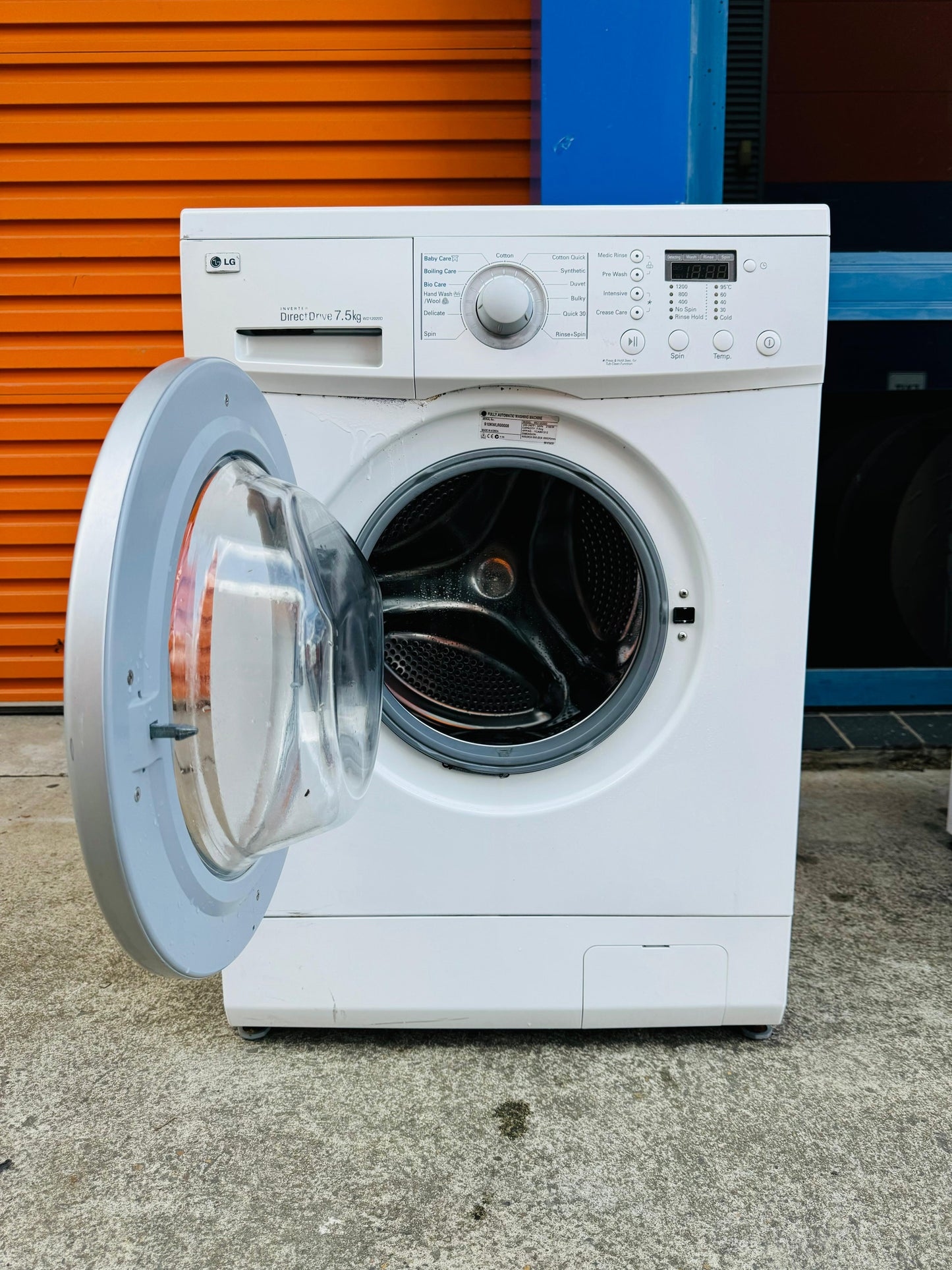 **LG 7.5KGS FRONT LOADER WASHING MACHINE**