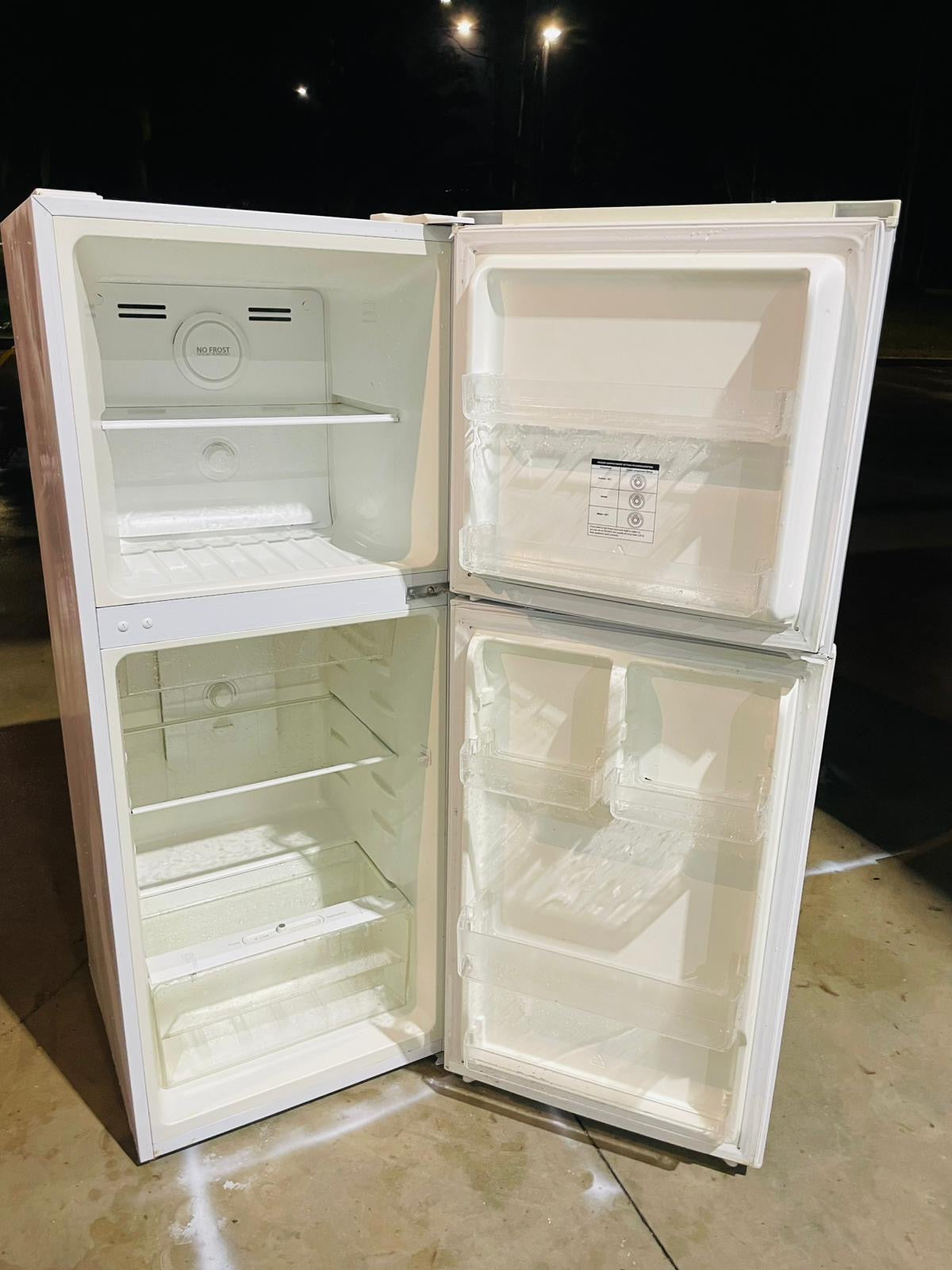 **HAIER 215 LITRES FRIDGE FREEZER**