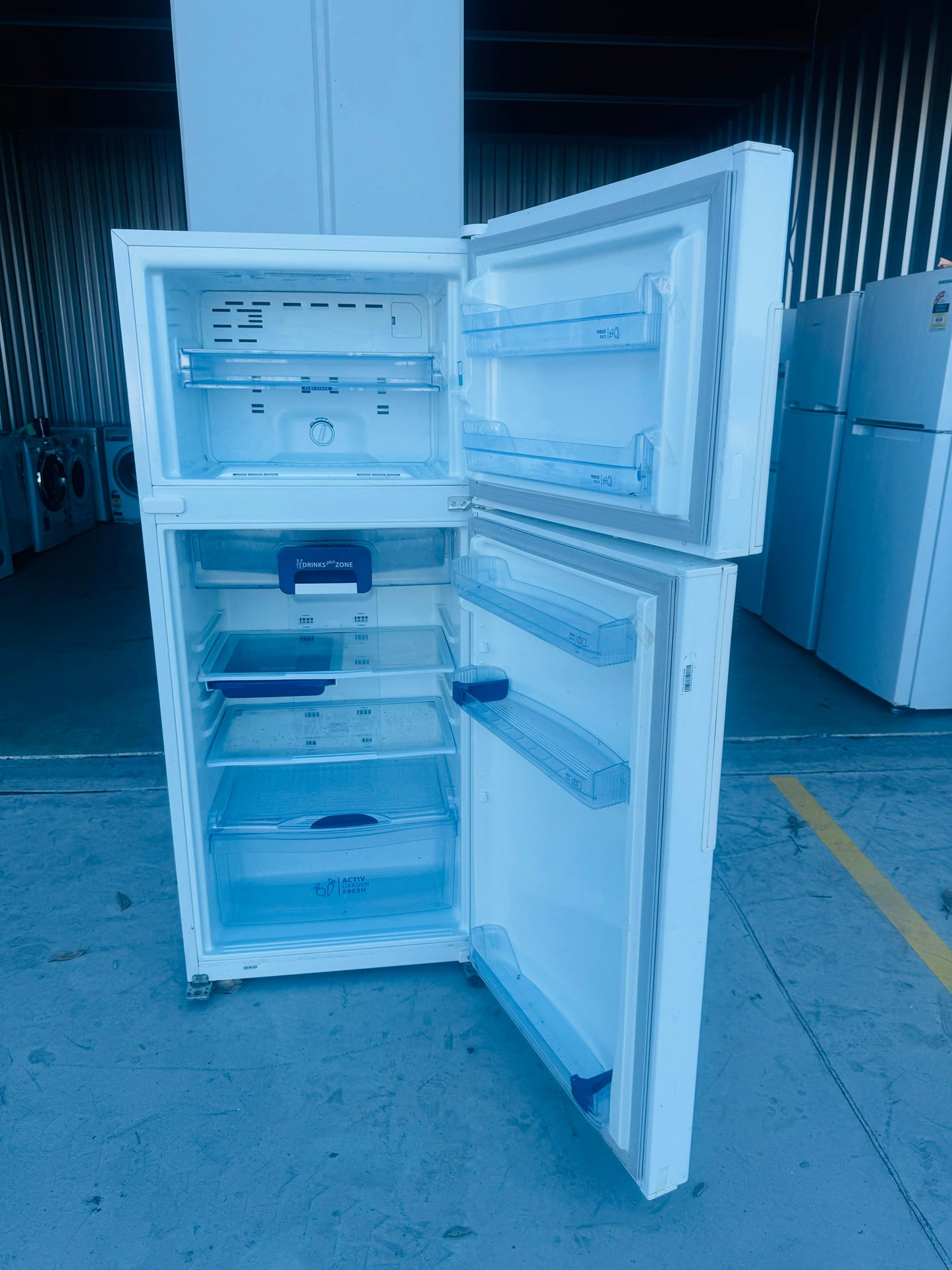 **WHIRLPOOL 410 LITRES FRIDGE FREEZER**