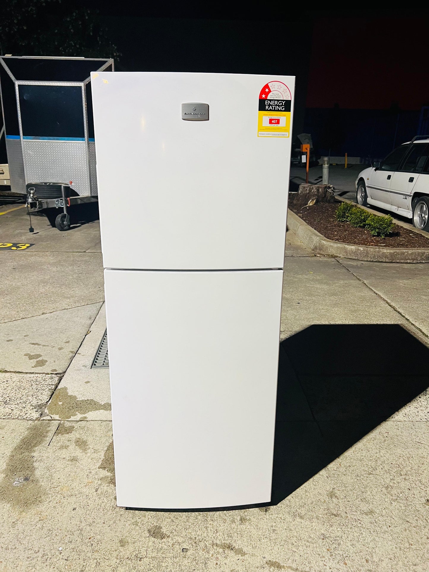 **KELVINATOR 231 LITRES FRIDGE FREEZER**