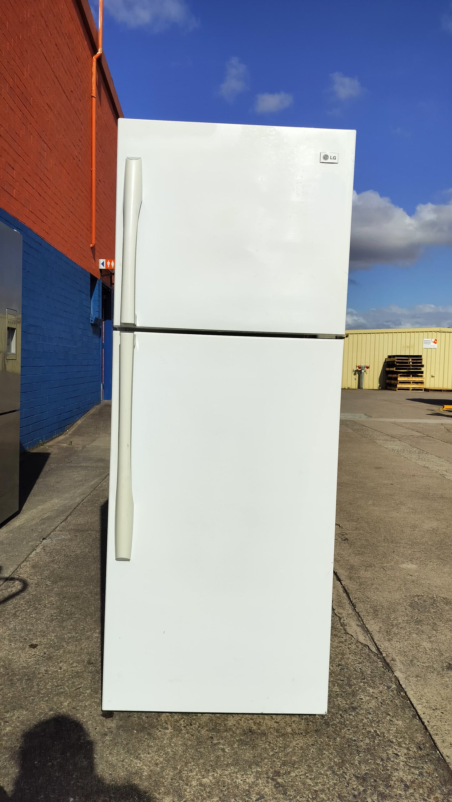 **LG 315 LITRES FRIDGE FREEZER**