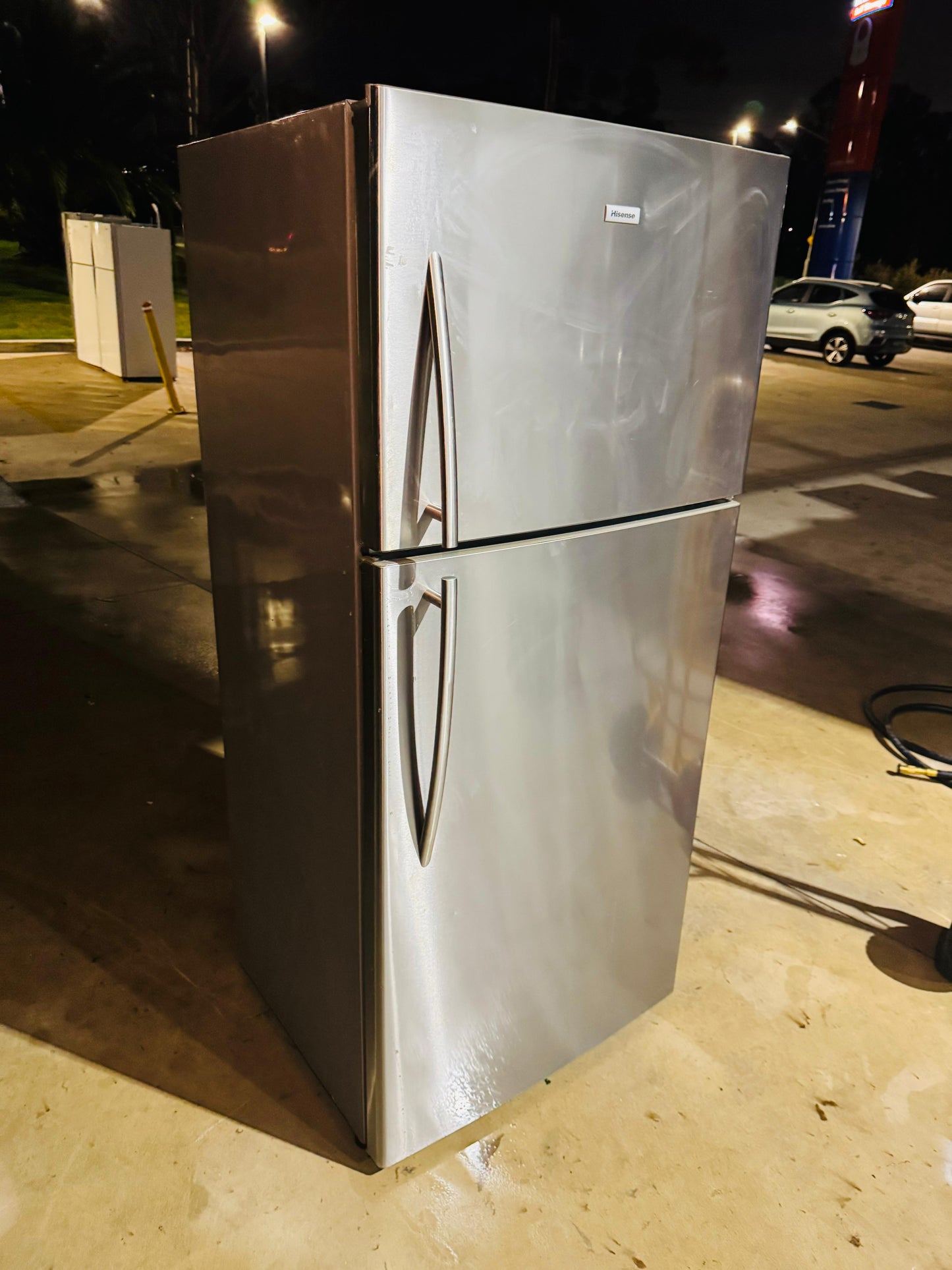 **HISENSE 526 LITRES FRIDGE FREEZER**