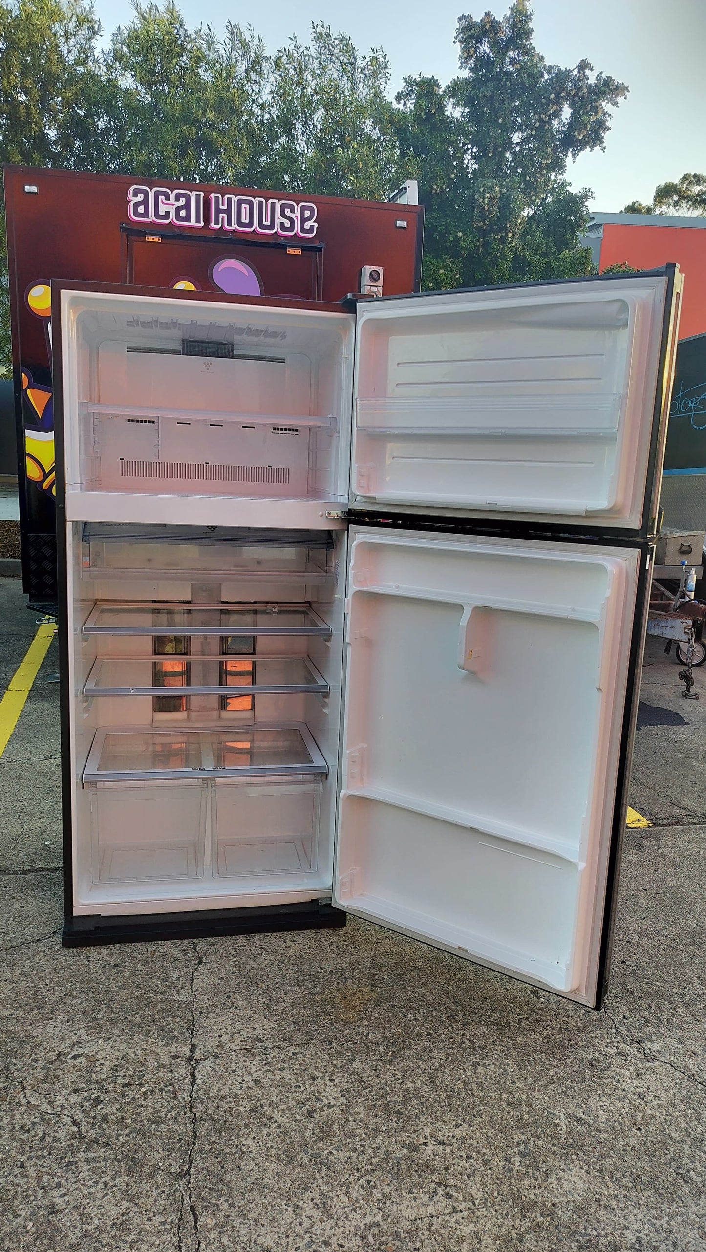 **SHARP 541 LITRES FRIDGE FREEZER**