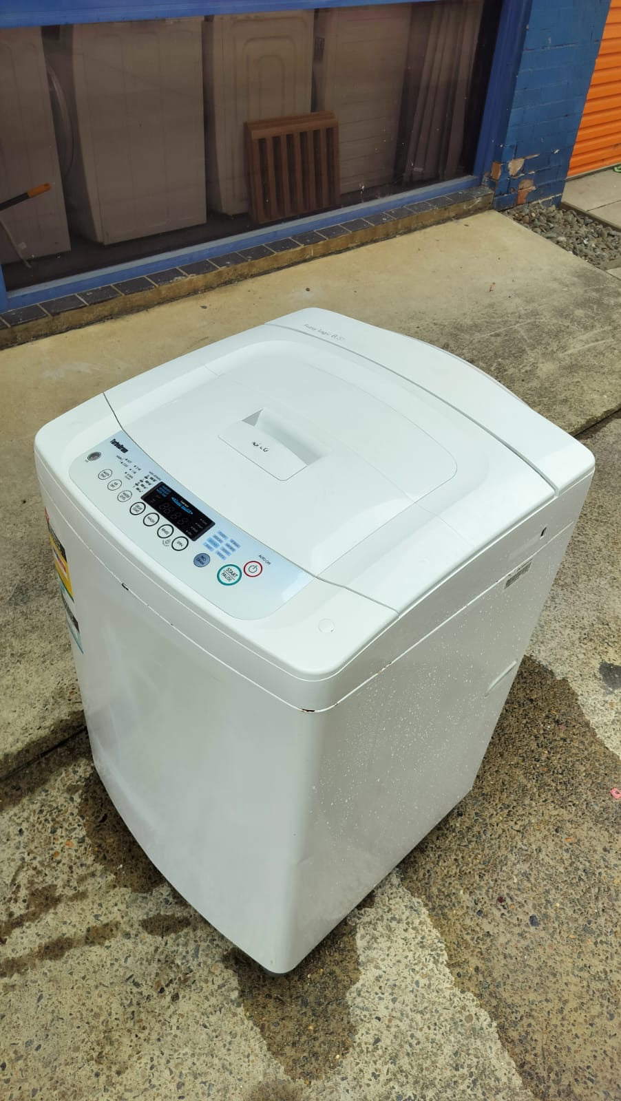 **LG 8.5 KGS TOP LOADER WASHING MACHINE**