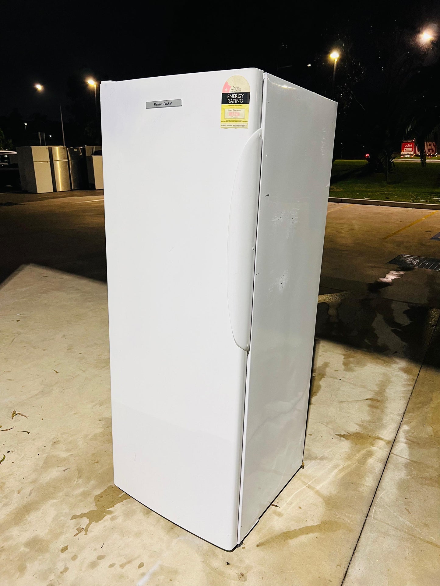 **FISHER & PAYKEL 389 LITRES FREEZER**