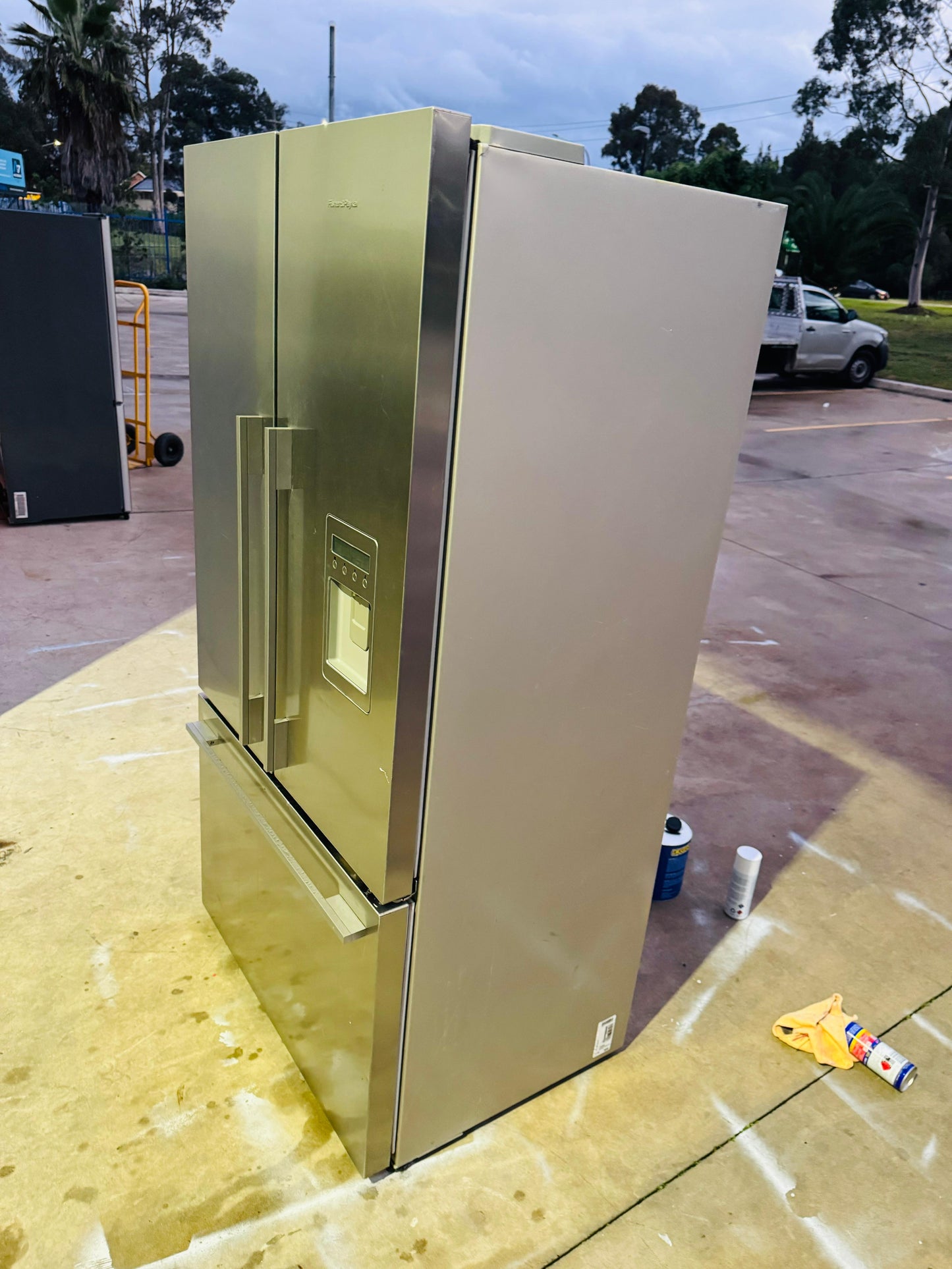 **FISHER & PAYKEL 610 LITRES FRENCH DOOR FRIDGE FREEZER**