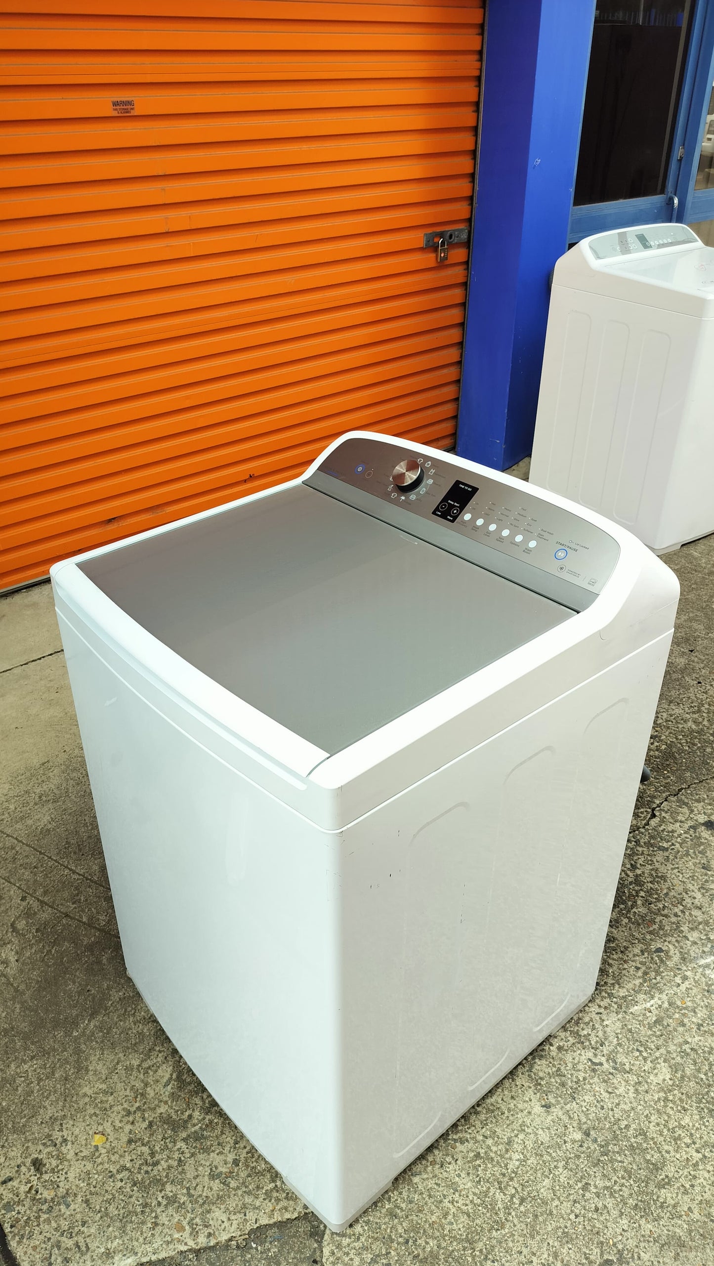 **FISHER & PAYKEL 10 KGS TOP LOADER WASHING MACHINE**