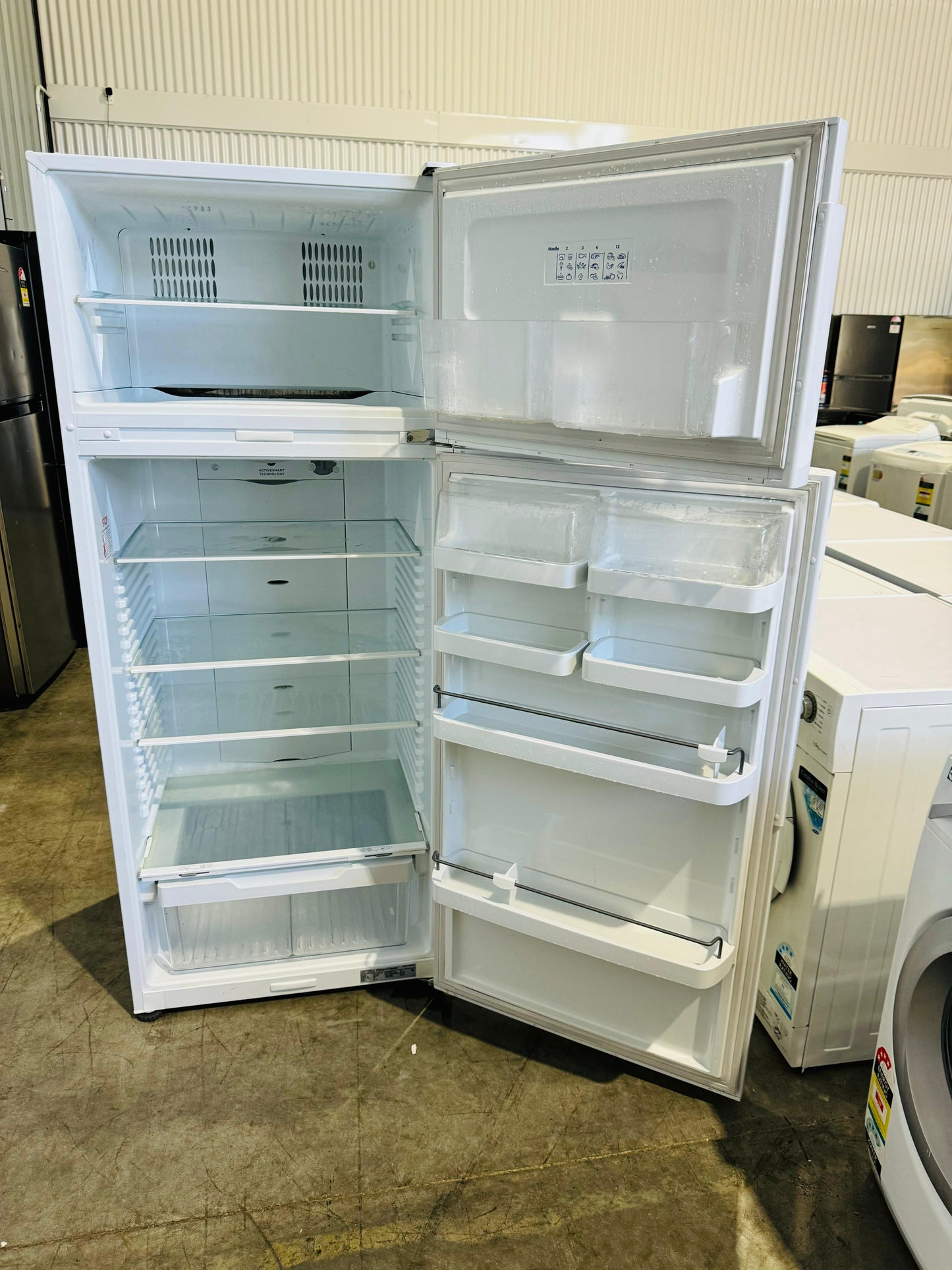 **FISHER & PAYKEL 447 LITRES FRIDGE FREEZER**