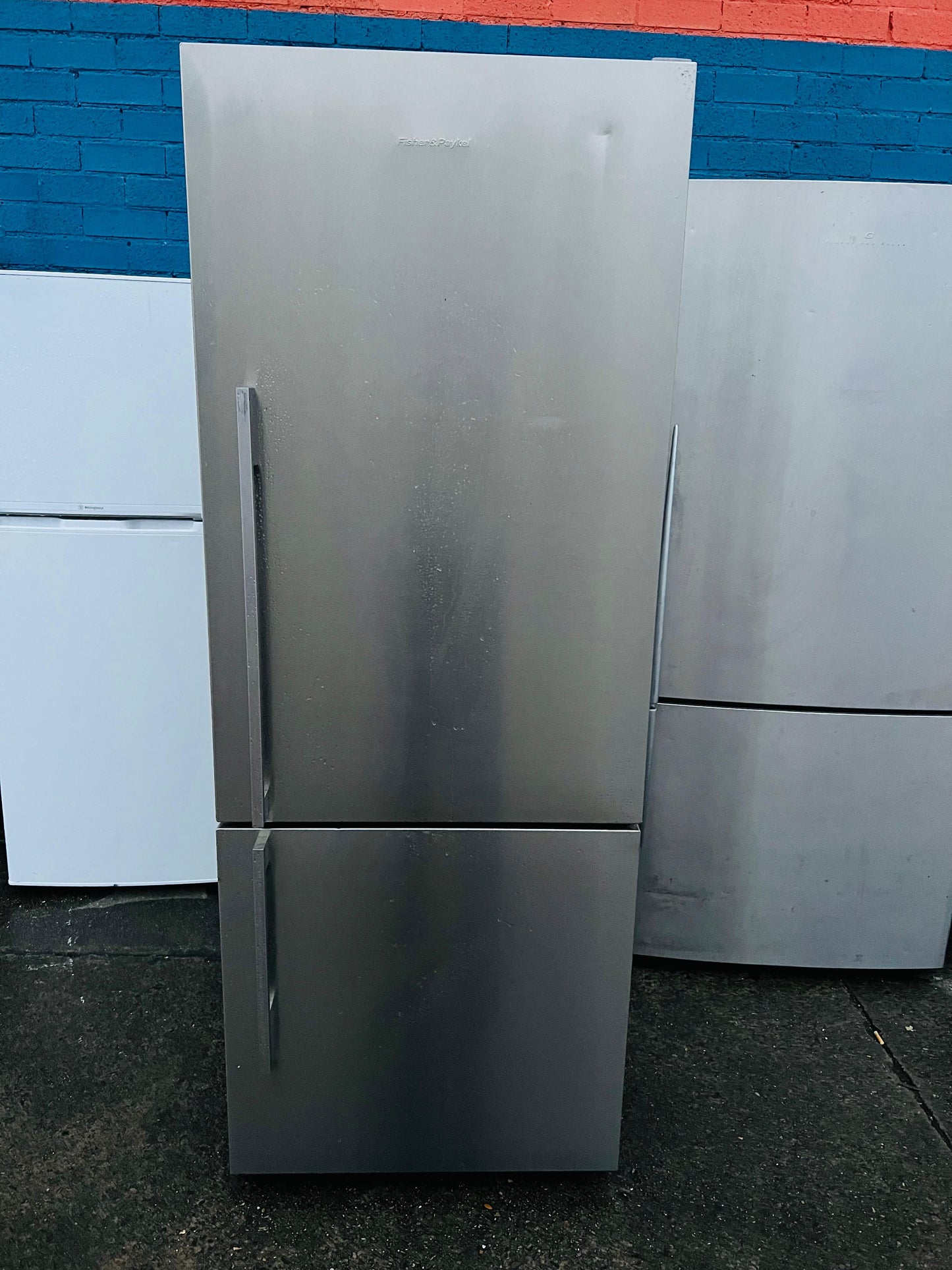 **FISHER & PAYKEL 403 LITRES FRIDGE FREEZER**