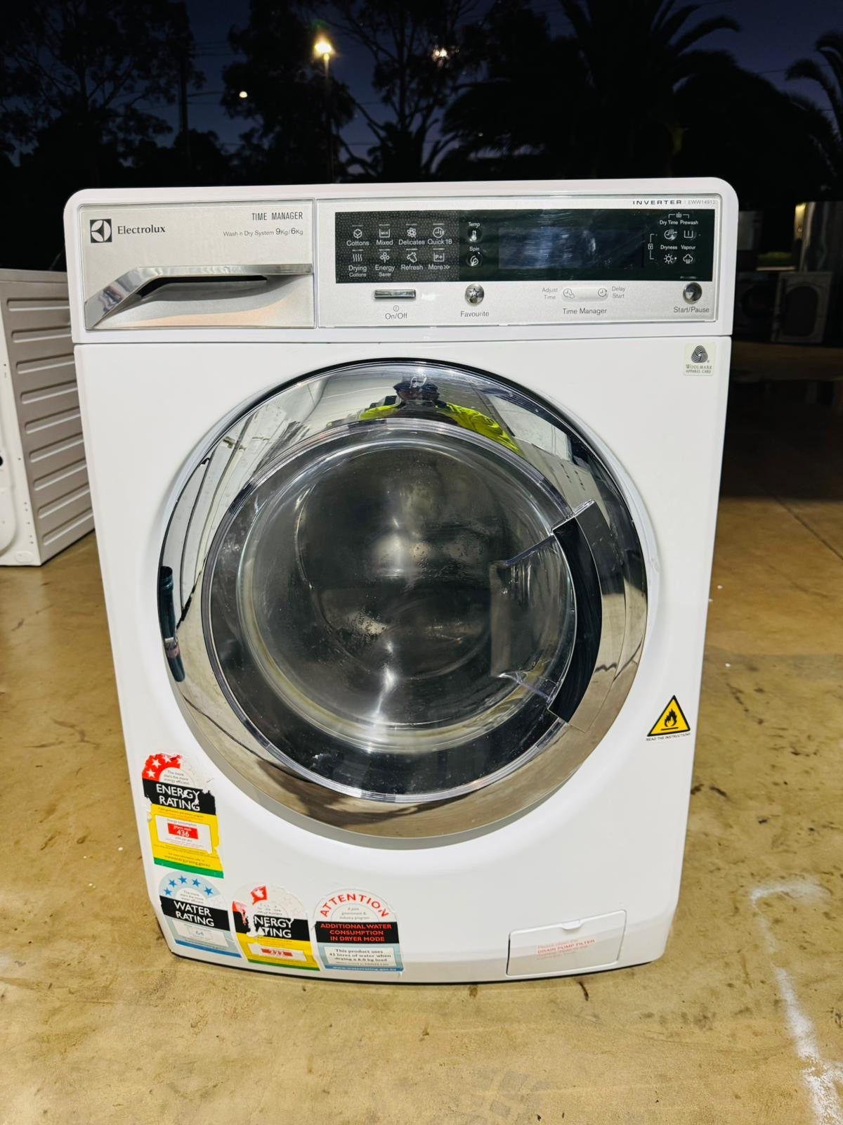 **ELECTROLUX 9 KGS FRONT LOADER WASHING MACHINE & 6 KGS DRYER COMBO**