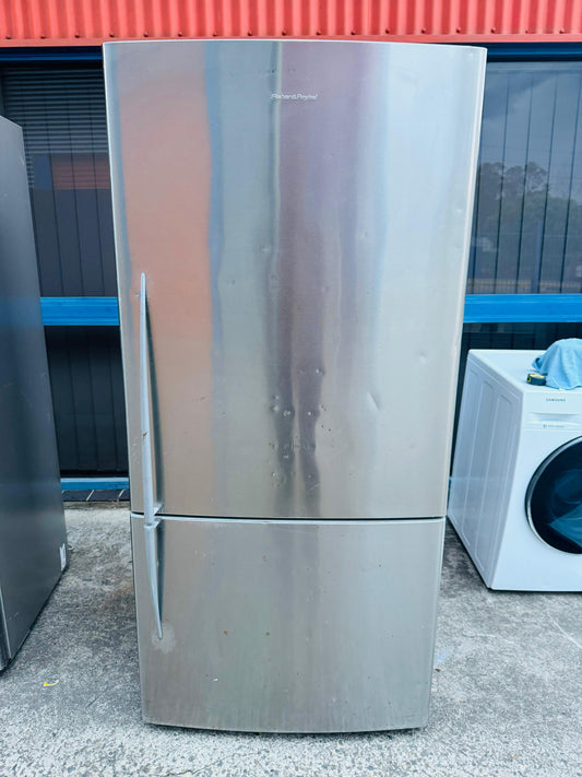 **FISHER & PAYKEL 519 LITRES FRIDGE FREEZER**