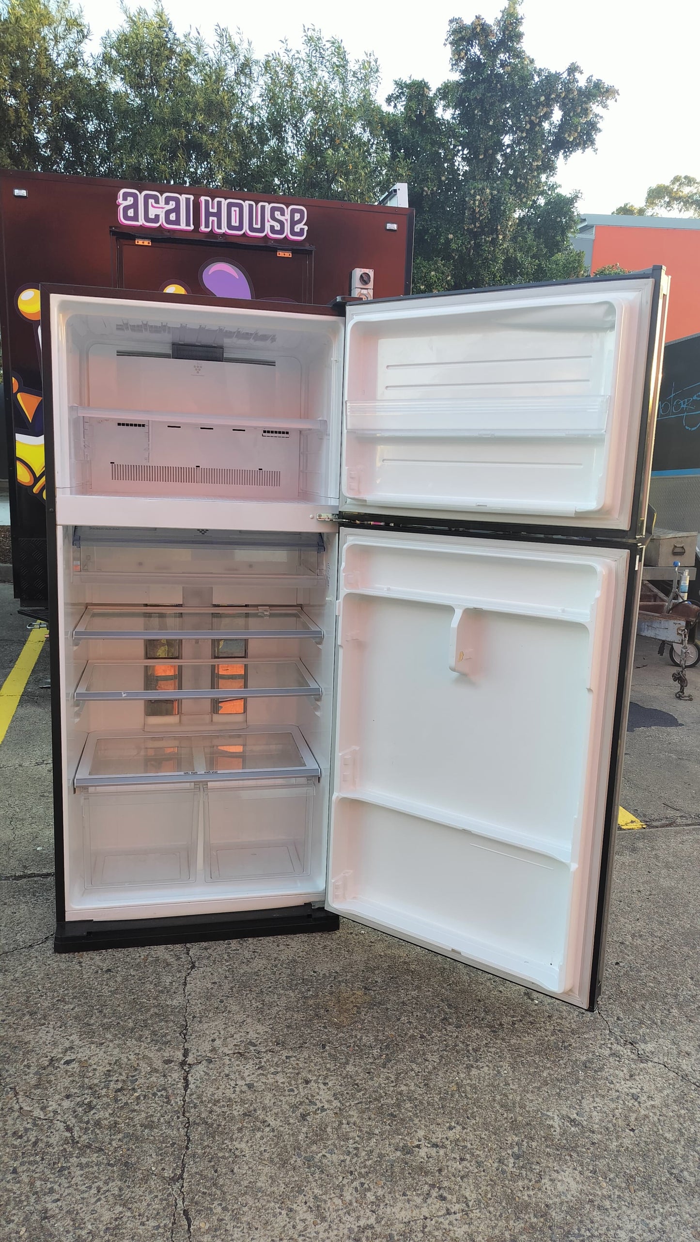 **SHARP 541 LITRES FRIDGE FREEZER**