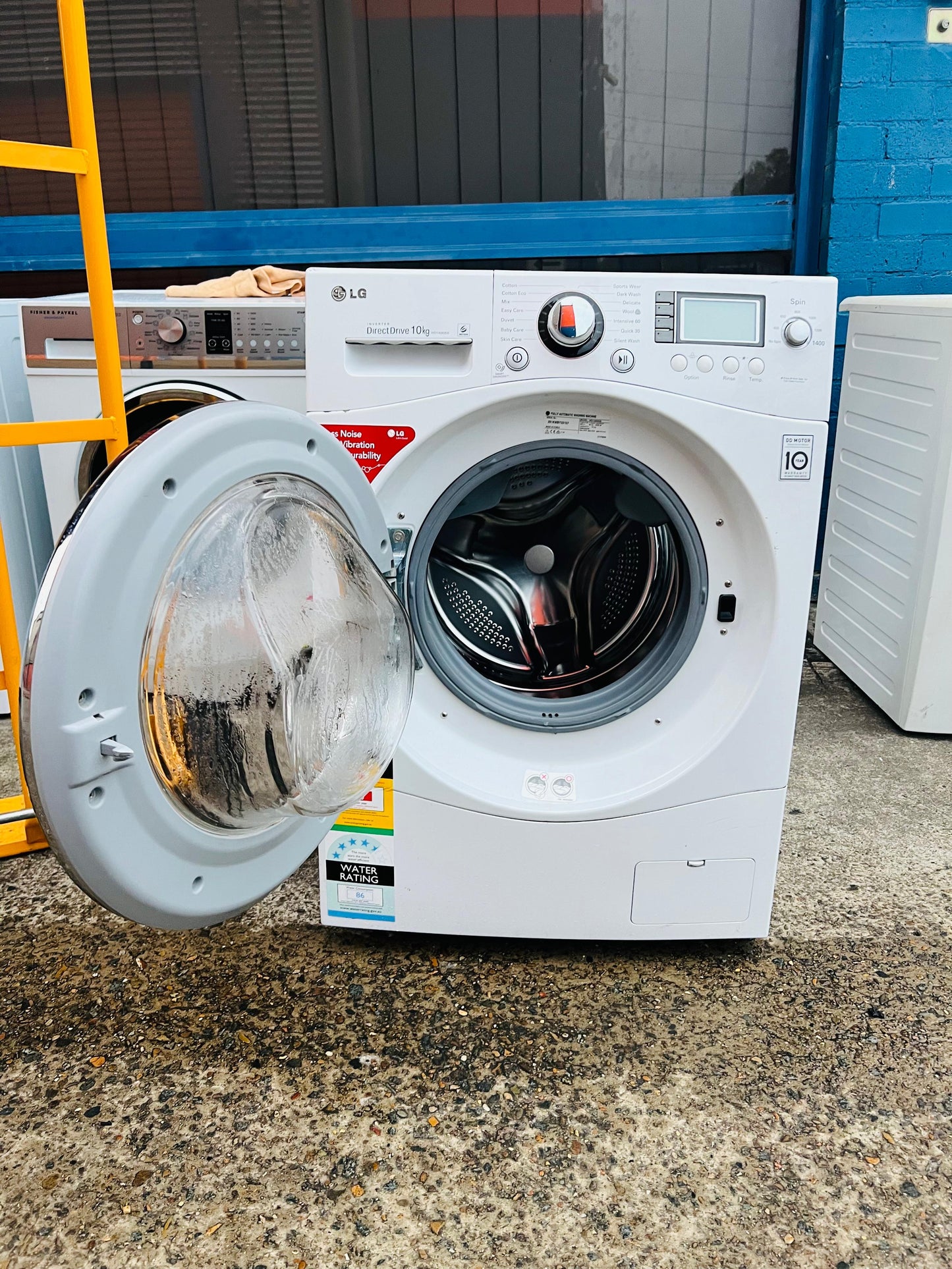 **LG 10KGS FRONT LOADER WASHING MACHINE**