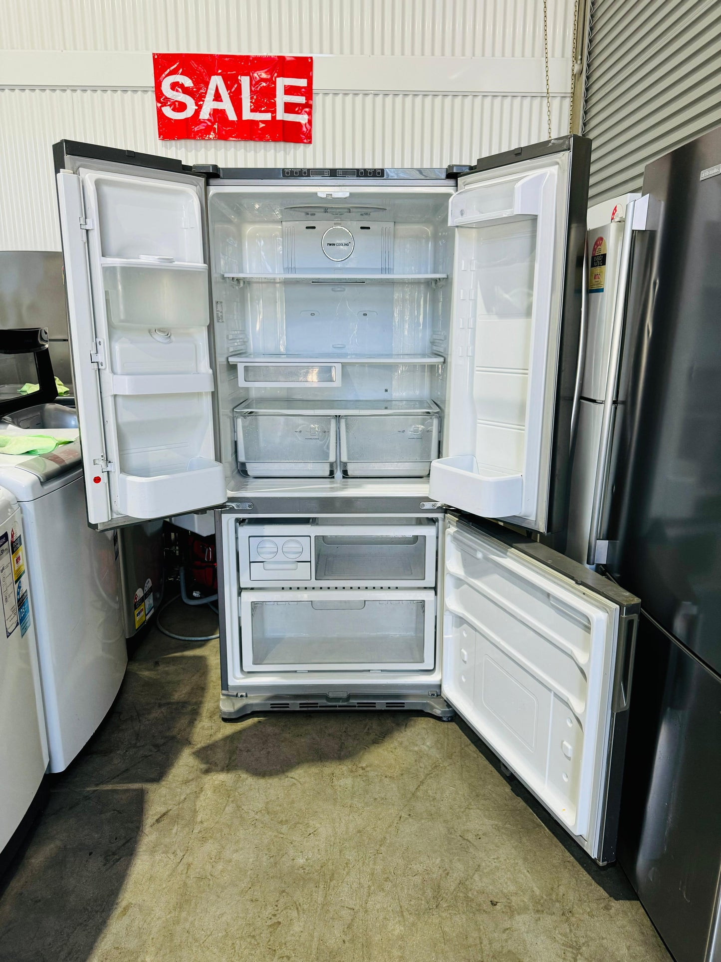 **SAMSUNG FRENCH DOOR 533 FRIDGE FREEZER**