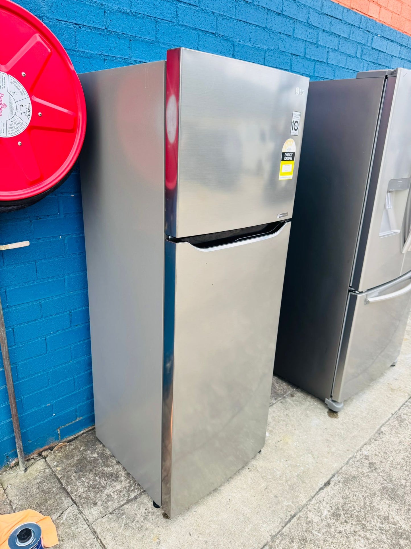 **LG 332 LITRES FRIDGE FREEZER**