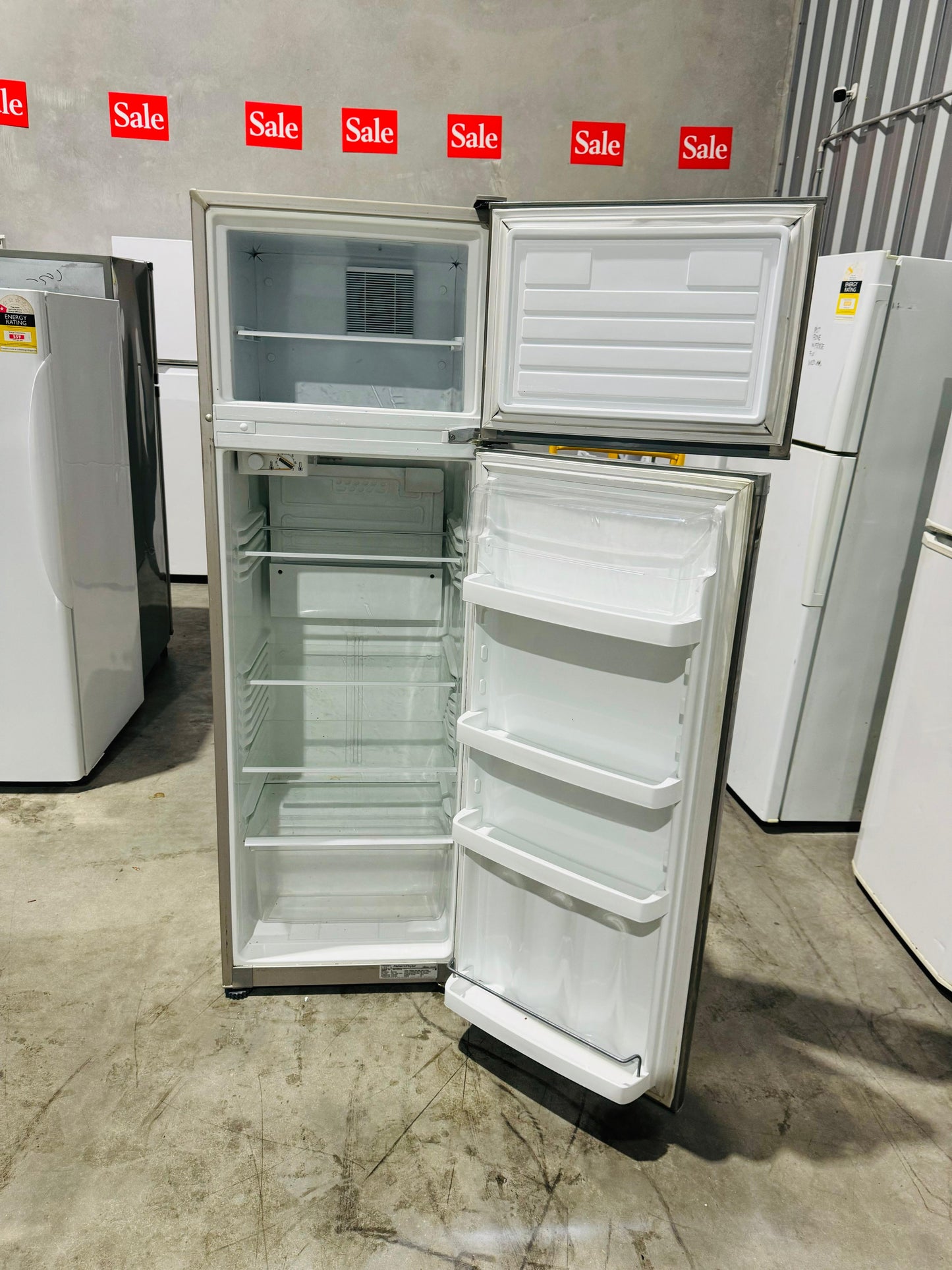 **FISHER & PAYKEL 248 LITRES FRIDGE FREEZER**