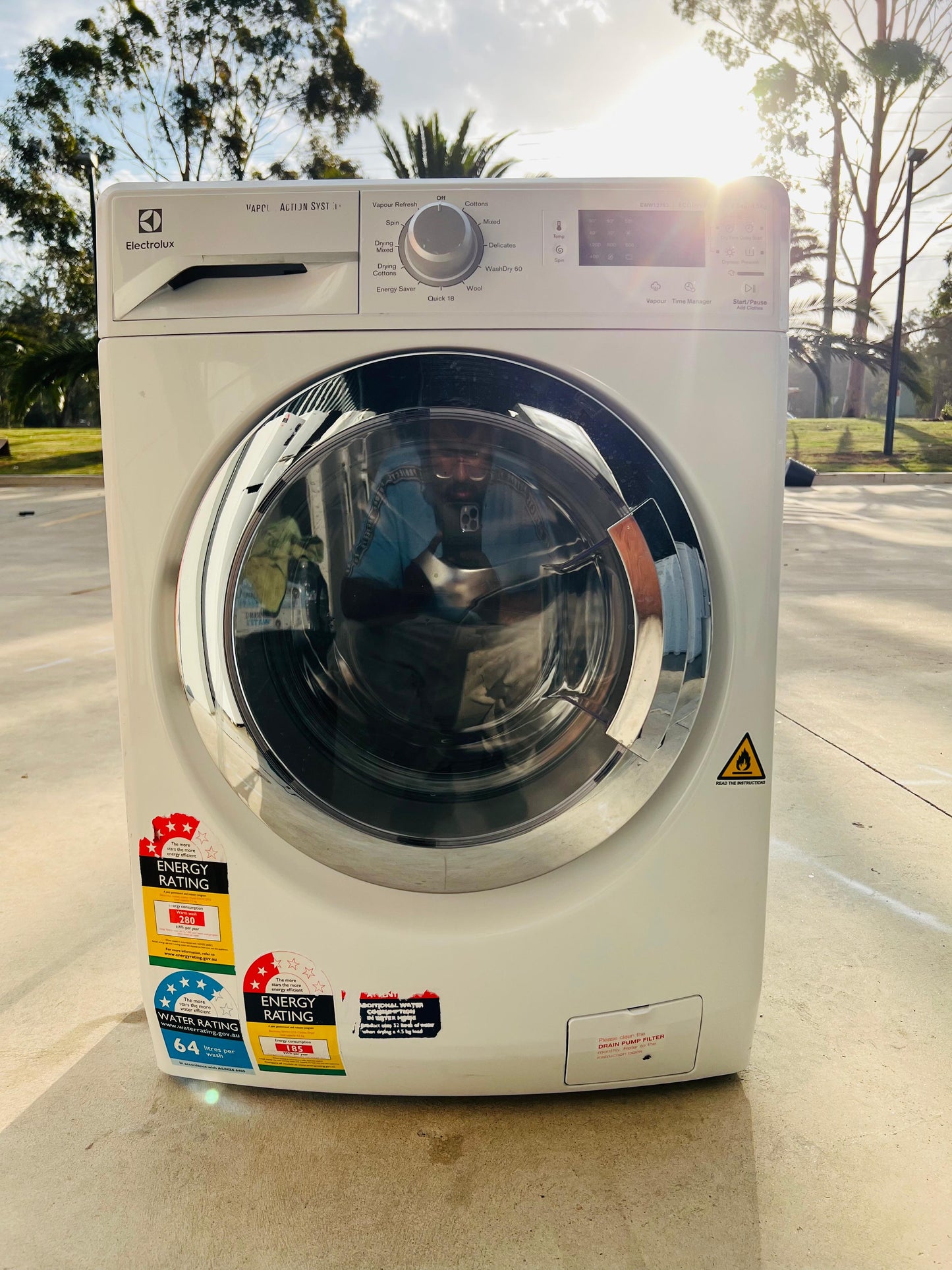 **ELECTROLUX 7.5 KGS FRONT LOADER WASHING MACHINE**