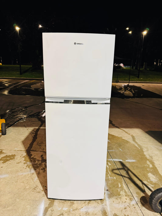 **WESTINGHOUSE 339 LITRES FRIDGE FREEZER**