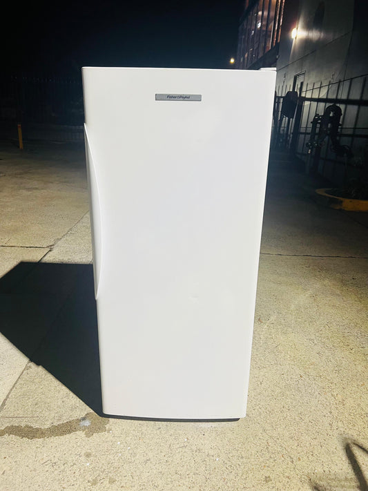 **FISHER & PAYKEL 373 LITRES FREEZER**