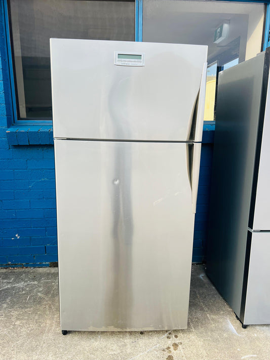 **WESTINGHOUSE 517 LITRES FRIDGE FREEZER**